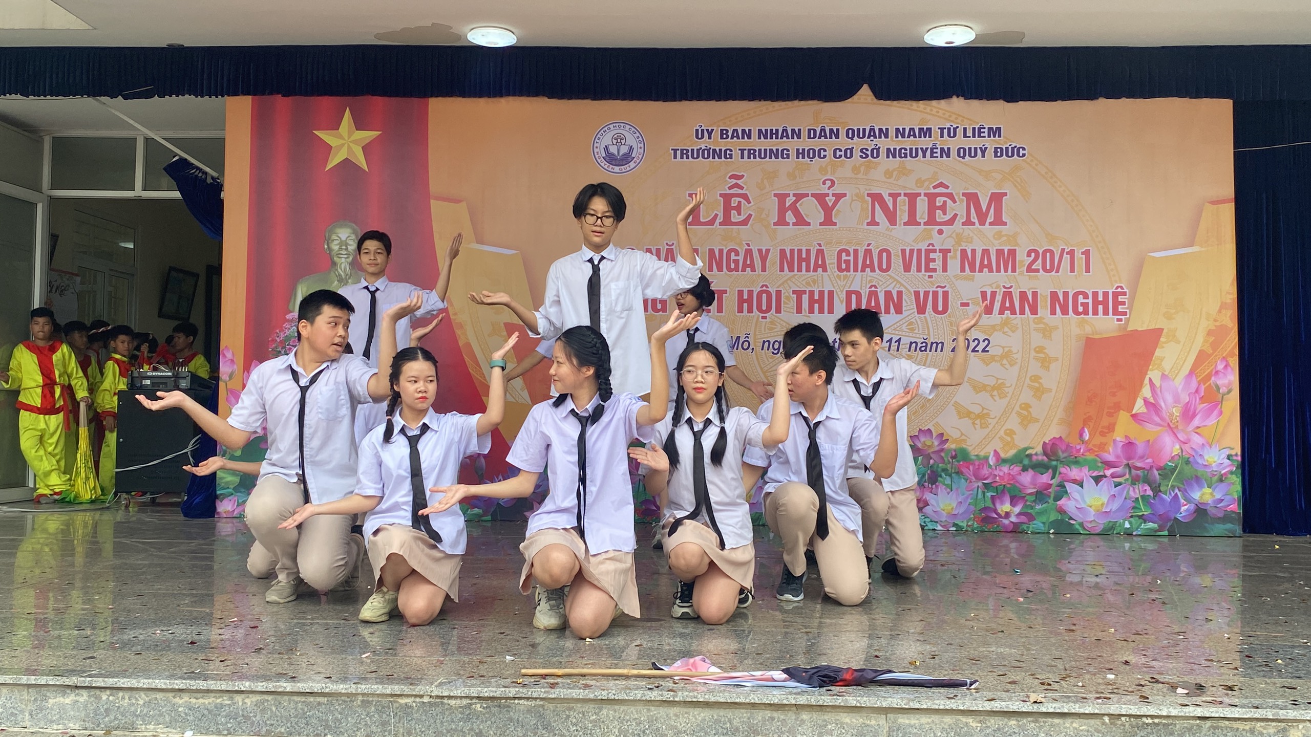 D:\Van phong\Ảnh\2022-2023\HKI\13. Văn nghệ chào mừng 20-11\4845354c0db3cbed92a2.jpg