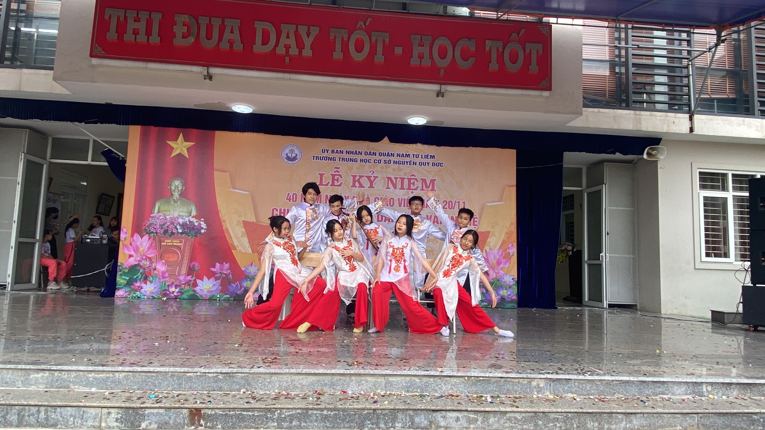 D:\Van phong\Ảnh\2022-2023\HKI\13. Văn nghệ chào mừng 20-11\b192bbc0ae3f6861312e.jpg