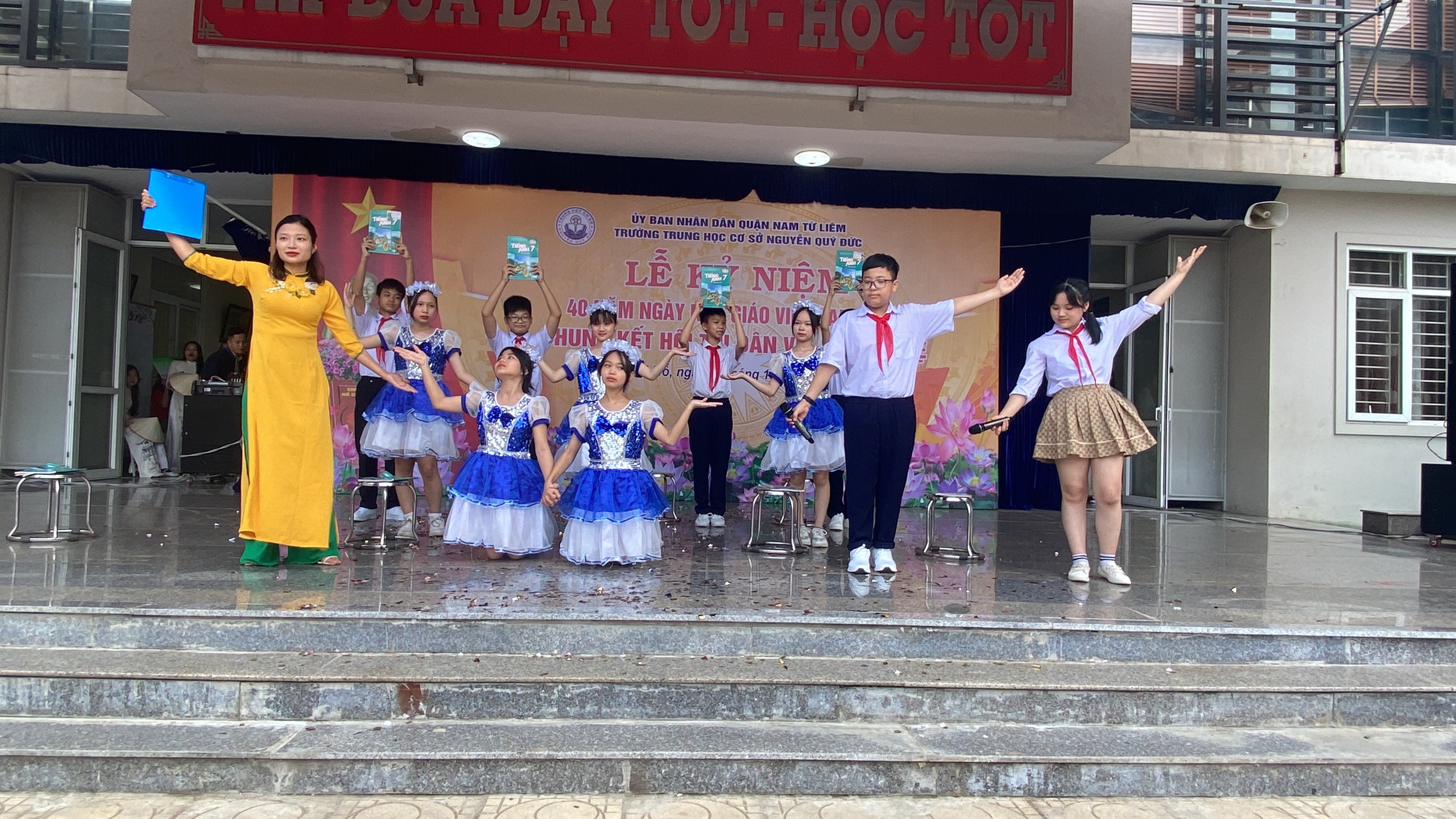 D:\Van phong\Ảnh\2022-2023\HKI\13. Văn nghệ chào mừng 20-11\a33523ecdd101b4e4201.jpg