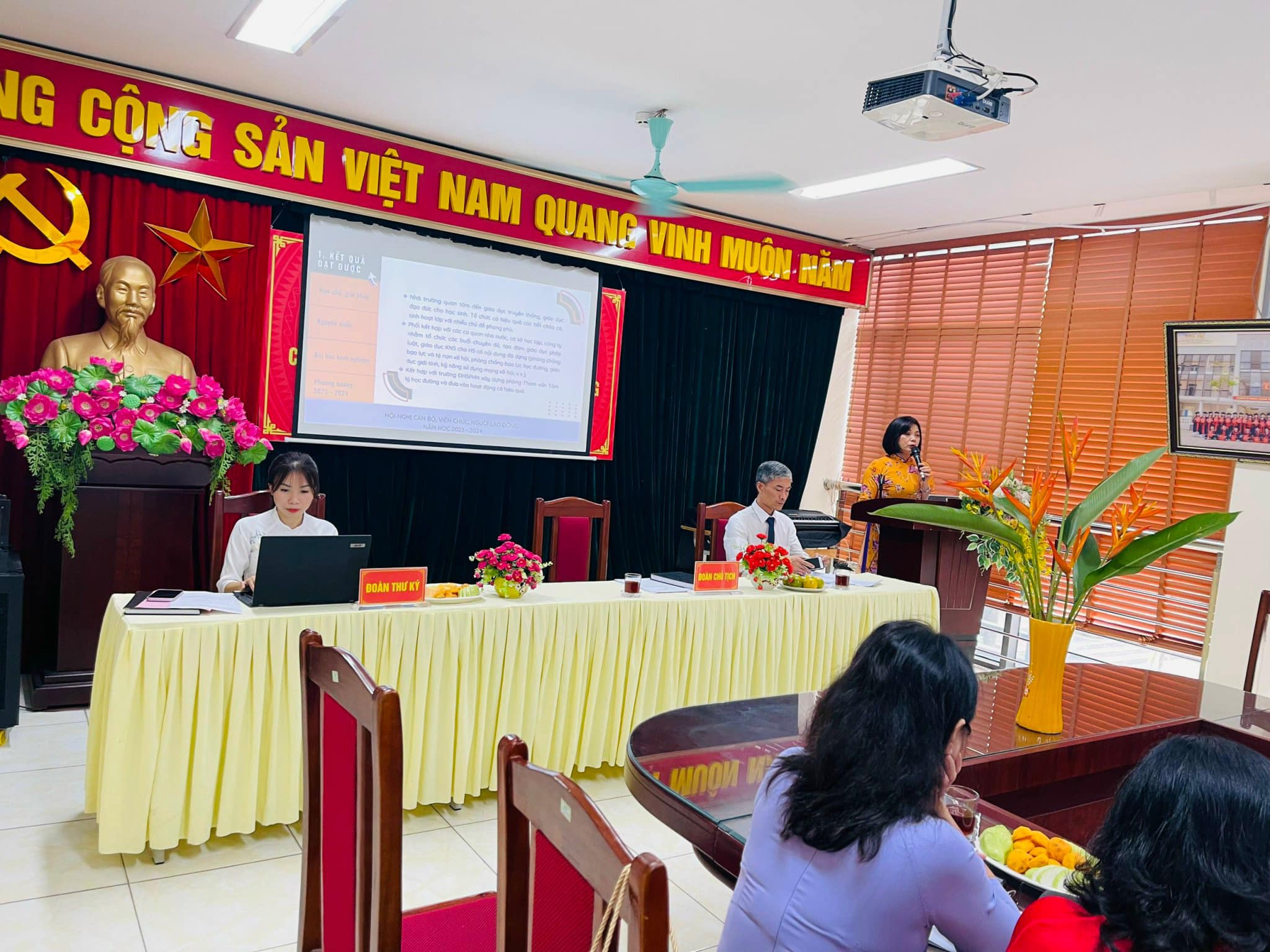 D:\Van phong\Ảnh\2023-2024\9. hội nghị CBCCVCNLĐ 14-10-2023\2.jpg