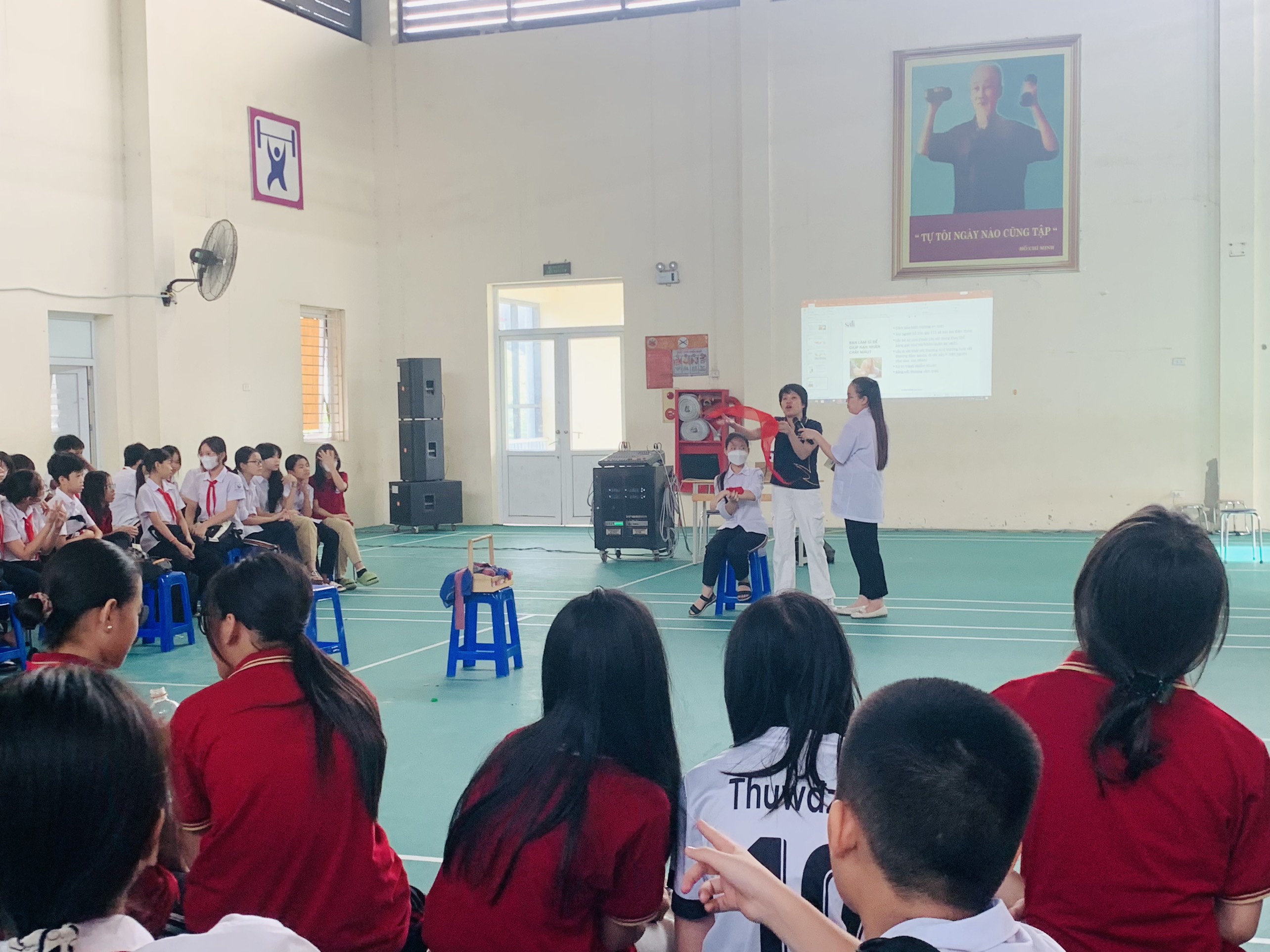 D:\Van phong\Ảnh\2023-2024\11. Tập huấn sơ cấp cứu\z4819892425852_ac6cc895988a8df62defe25edd3f0dec.jpg