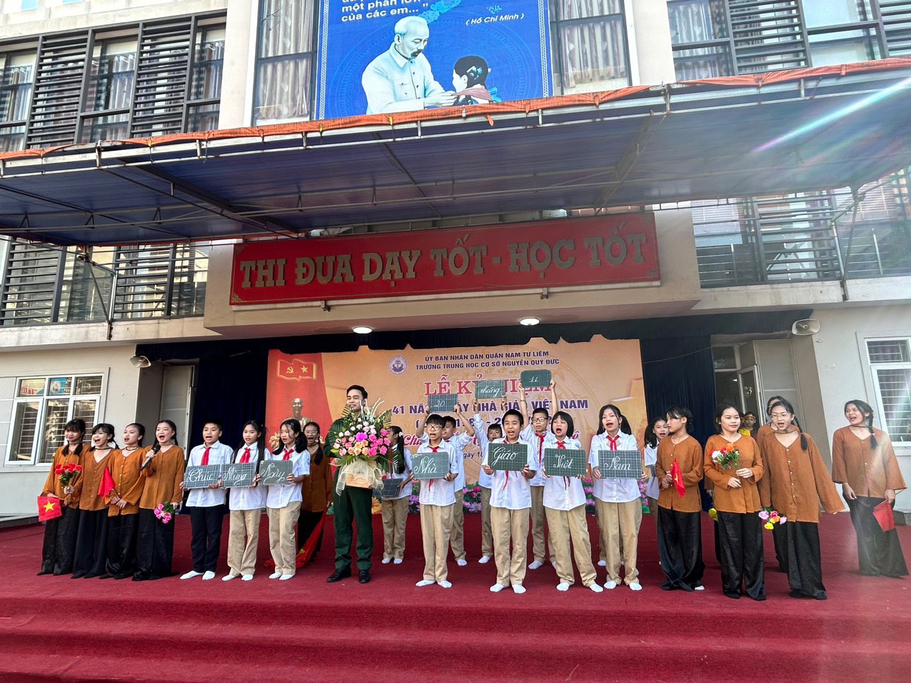 D:\Van phong\Ảnh\2023-2024\13. 20-11-2023\z4898719407839_8f0a72c470e7eec553f6b56a9b3832bd.jpg