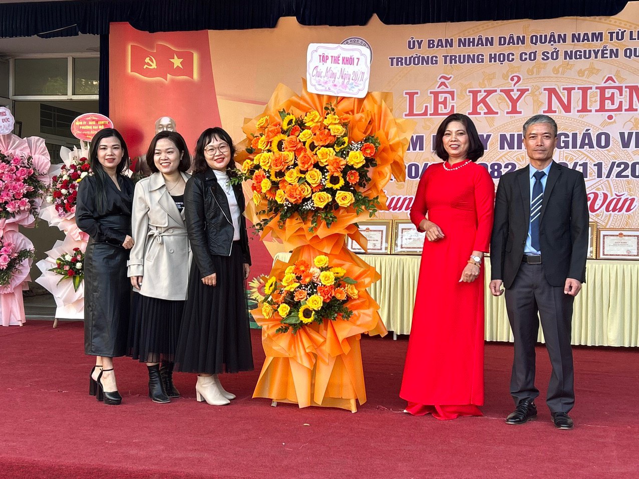 D:\Van phong\Ảnh\2023-2024\13. 20-11-2023\z4898719439646_cb26d2848ef67c6562ebeb6596ac70dd.jpg