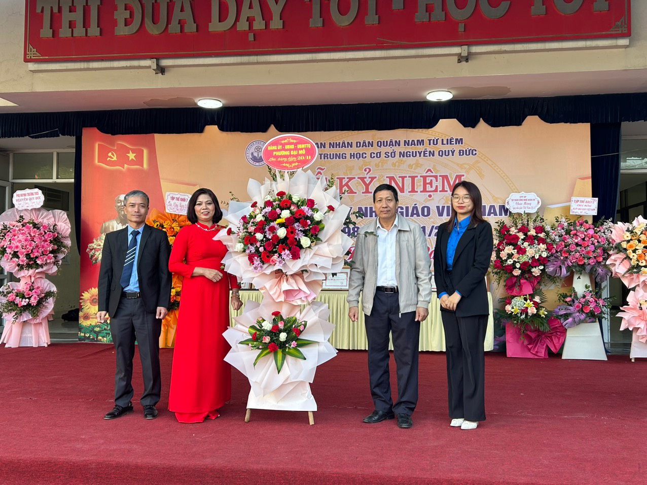 D:\Van phong\Ảnh\2023-2024\13. 20-11-2023\z4898719429682_d89beffbd2d40e0359de9f90abae280d.jpg