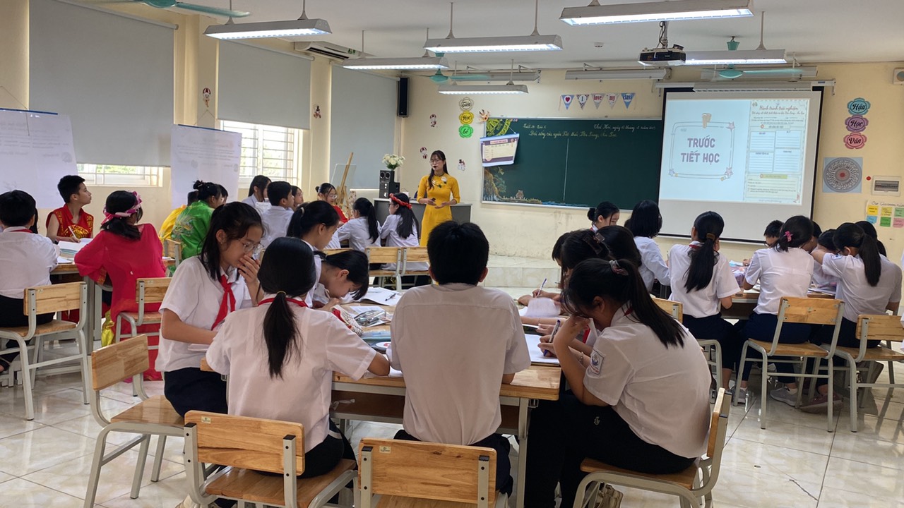D:\Van phong\Ảnh\2022-2023\HKII\1. Thi GVG Quận văn sử\f34e0f23152fcf71963e.jpg