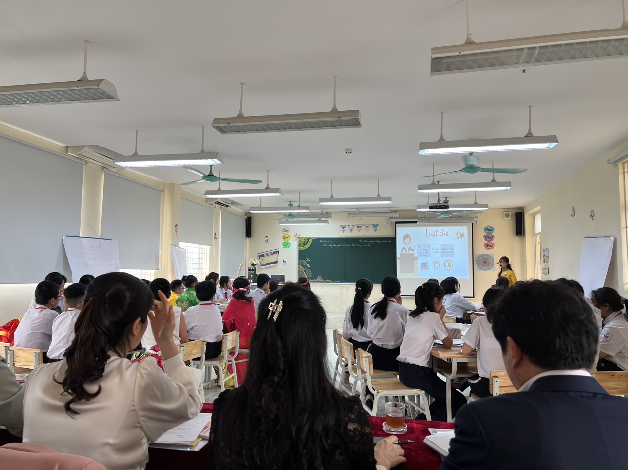 D:\Van phong\Ảnh\2022-2023\HKII\1. Thi GVG Quận văn sử\4d26232c7320a97ef031.jpg