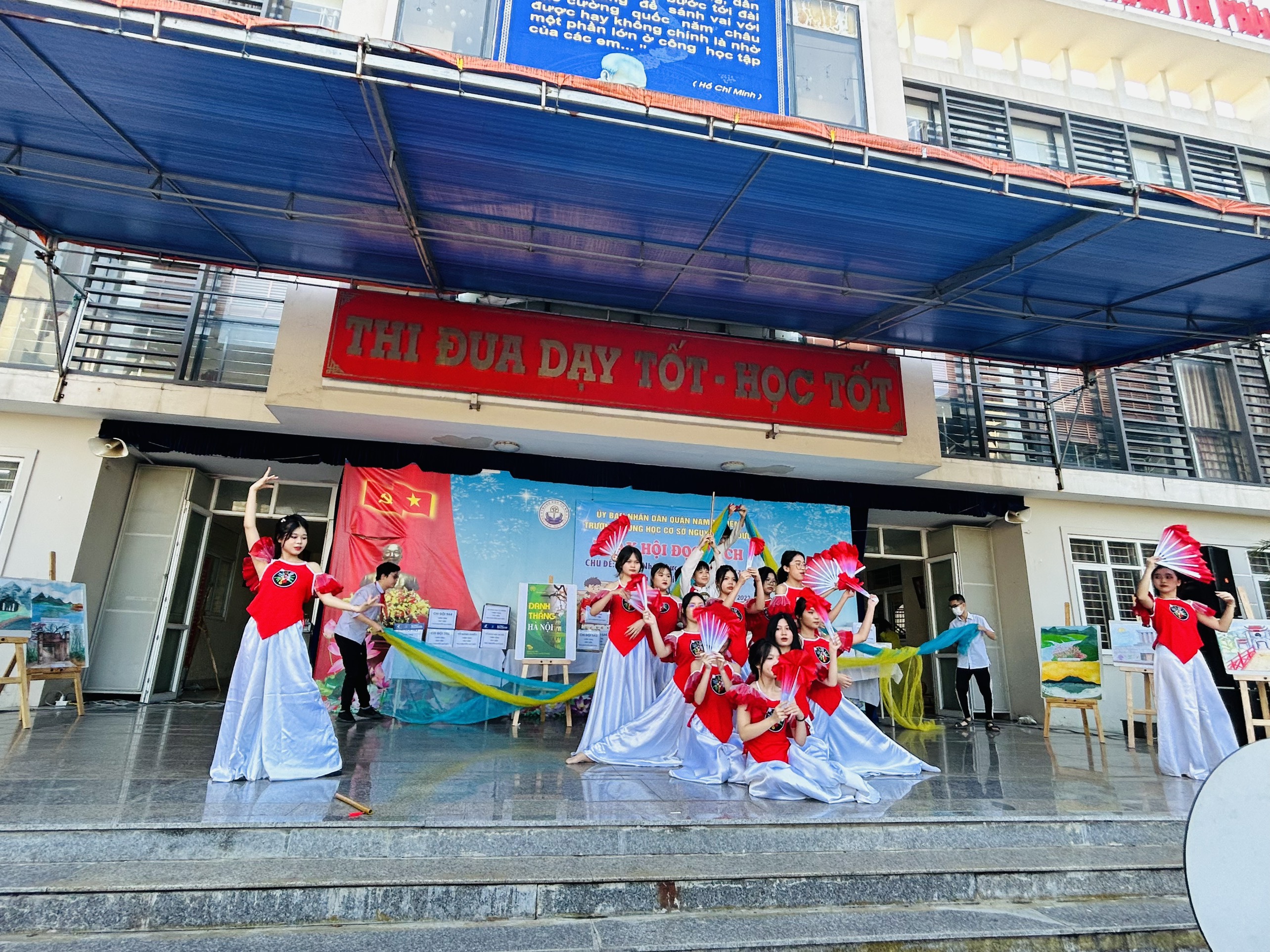 D:\Van phong\Ảnh\2022-2023\Video hoạt động HK2\18 Ngày hội đọc sách.jpg