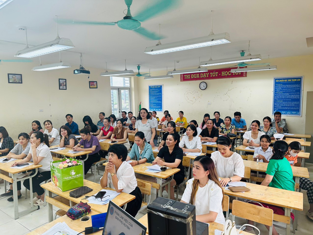 D:\Van phong\Ảnh\2023-2024\5. Họp PHHS đầu năm 10-9-2023\3.jpg