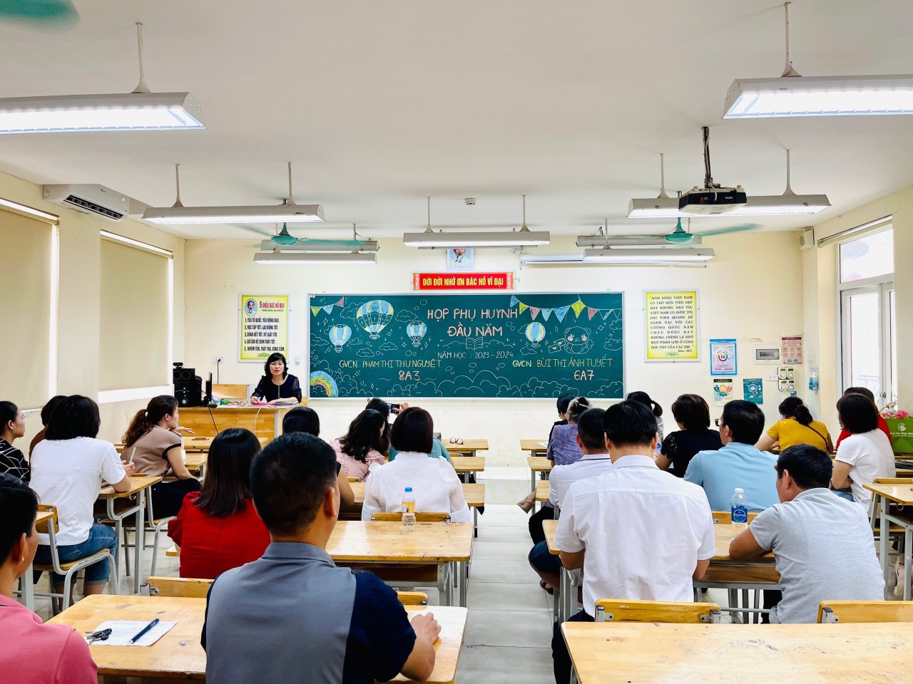 D:\Van phong\Ảnh\2023-2024\5. Họp PHHS đầu năm 10-9-2023\z4682151239612_6ce406397ad5245bb8378685adae582b.jpg