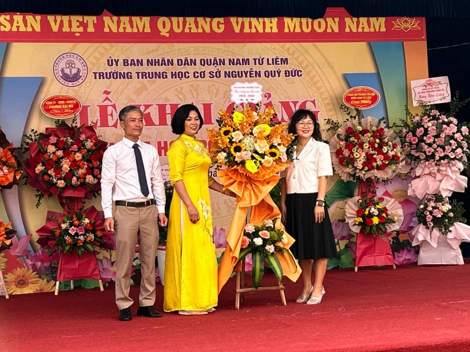 D:\Van phong\Ảnh\2023-2024\3. Khai giảng năm học 2023 - 2024\000 ảnh chọn in\375330143_971297120625689_4397311748875532707_n.jpg