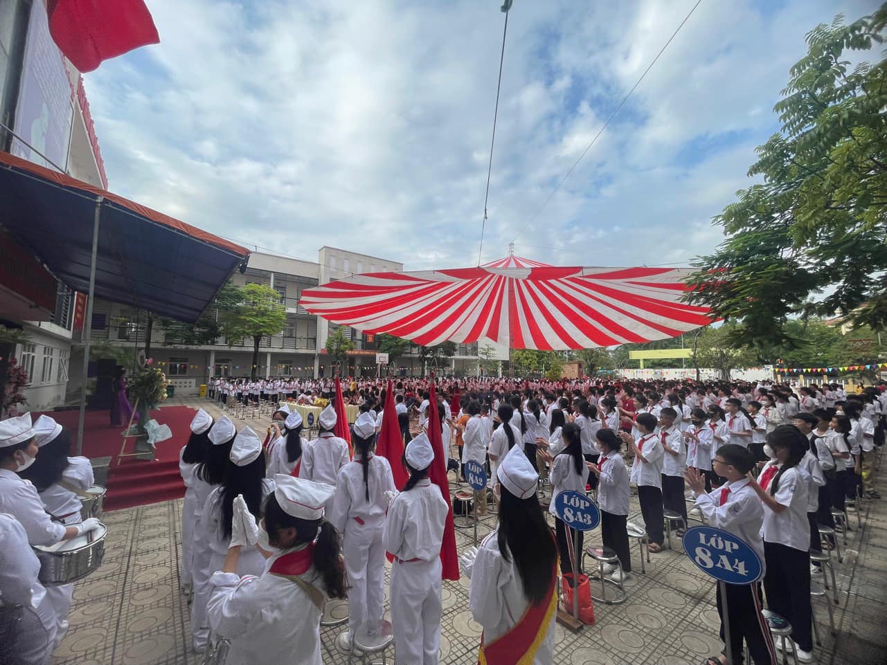 D:\Van phong\Ảnh\2023-2024\3. Khai giảng năm học 2023 - 2024\000 ảnh chọn in\372022473_971297300625671_3887749467803936822_n.jpg