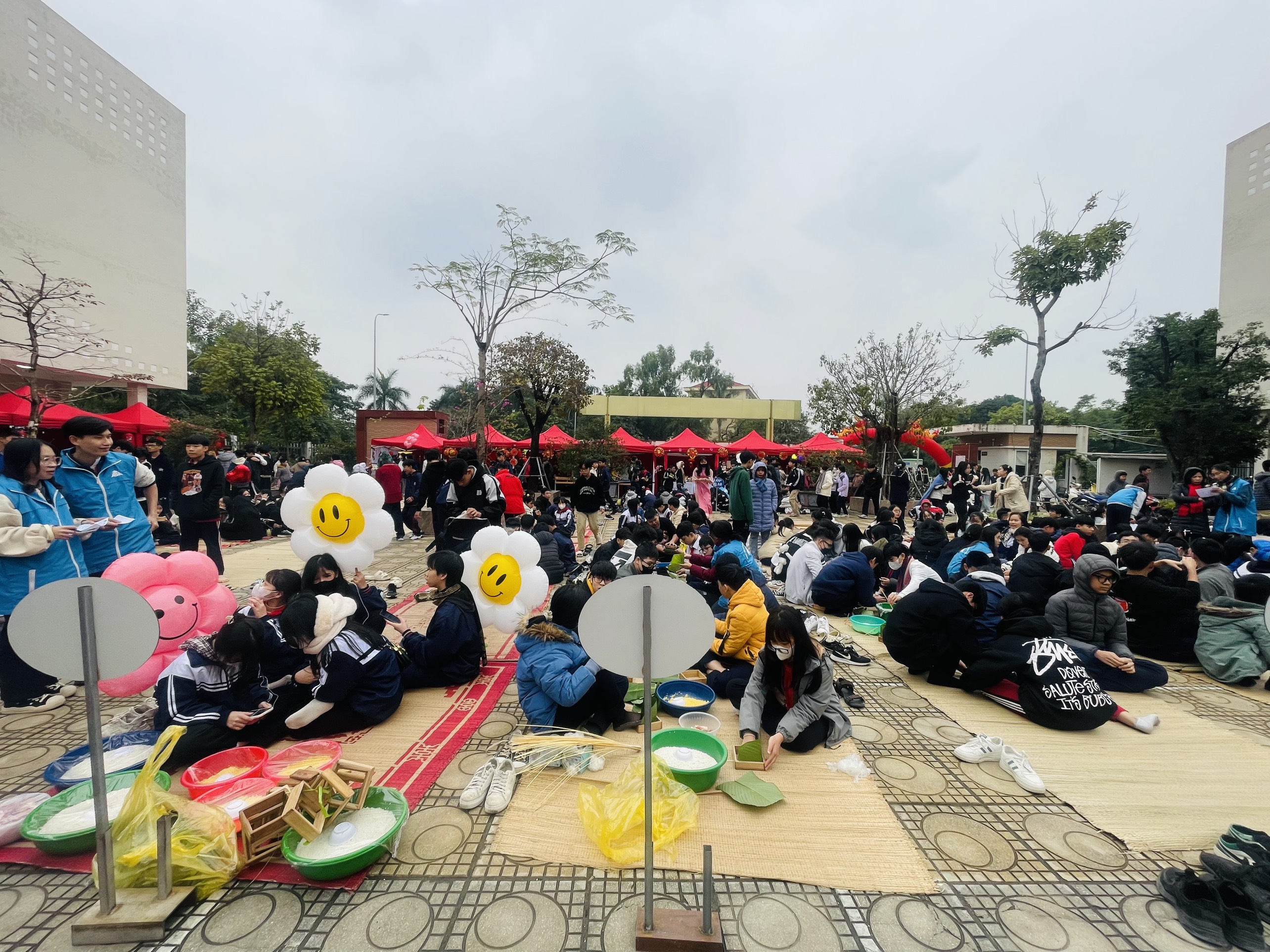 D:\Phần mềm\Website\2023-2024\15. Xuân yêu thương 2024\z5138246824947_eac8771cea0b57beb8222207e47d0dd0.jpg