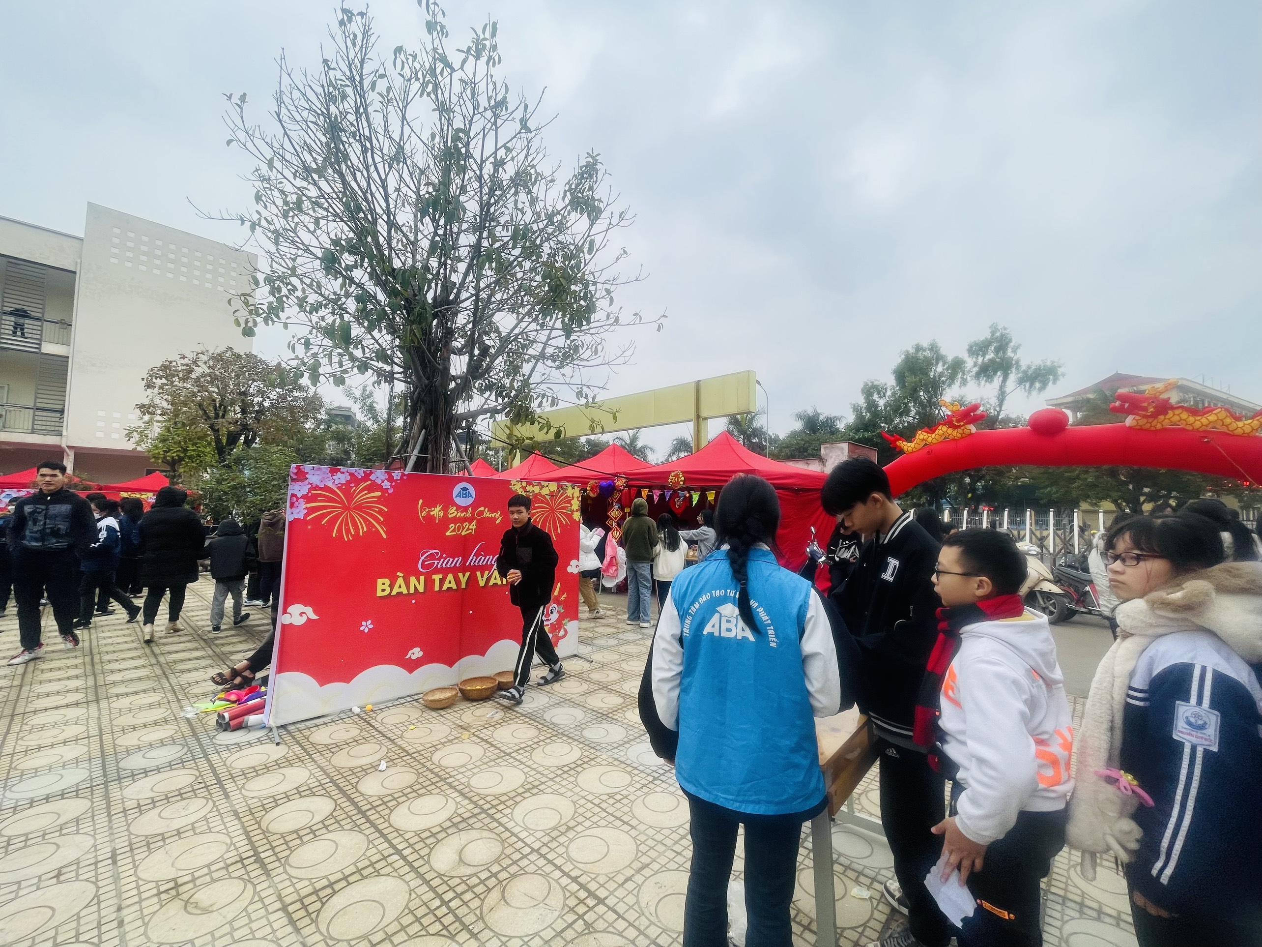 D:\Phần mềm\Website\2023-2024\15. Xuân yêu thương 2024\z5138247006958_4e3eebb7ea973dad694f9000f33c4f0b.jpg