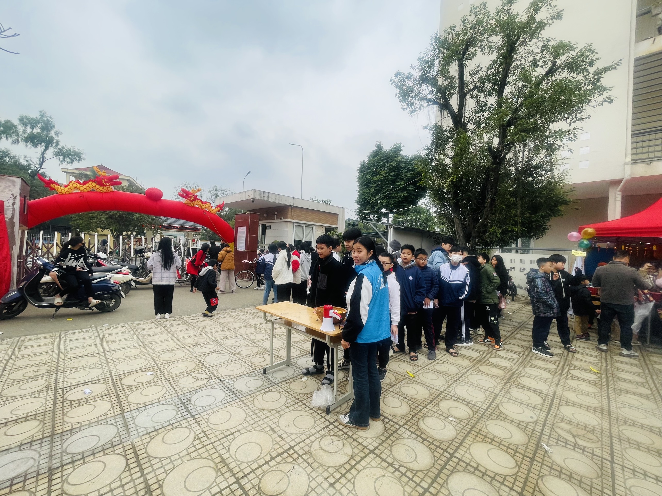 D:\Phần mềm\Website\2023-2024\15. Xuân yêu thương 2024\z5138246982226_7dd0c7f6ee5b31240c554c7cc8ce212d.jpg