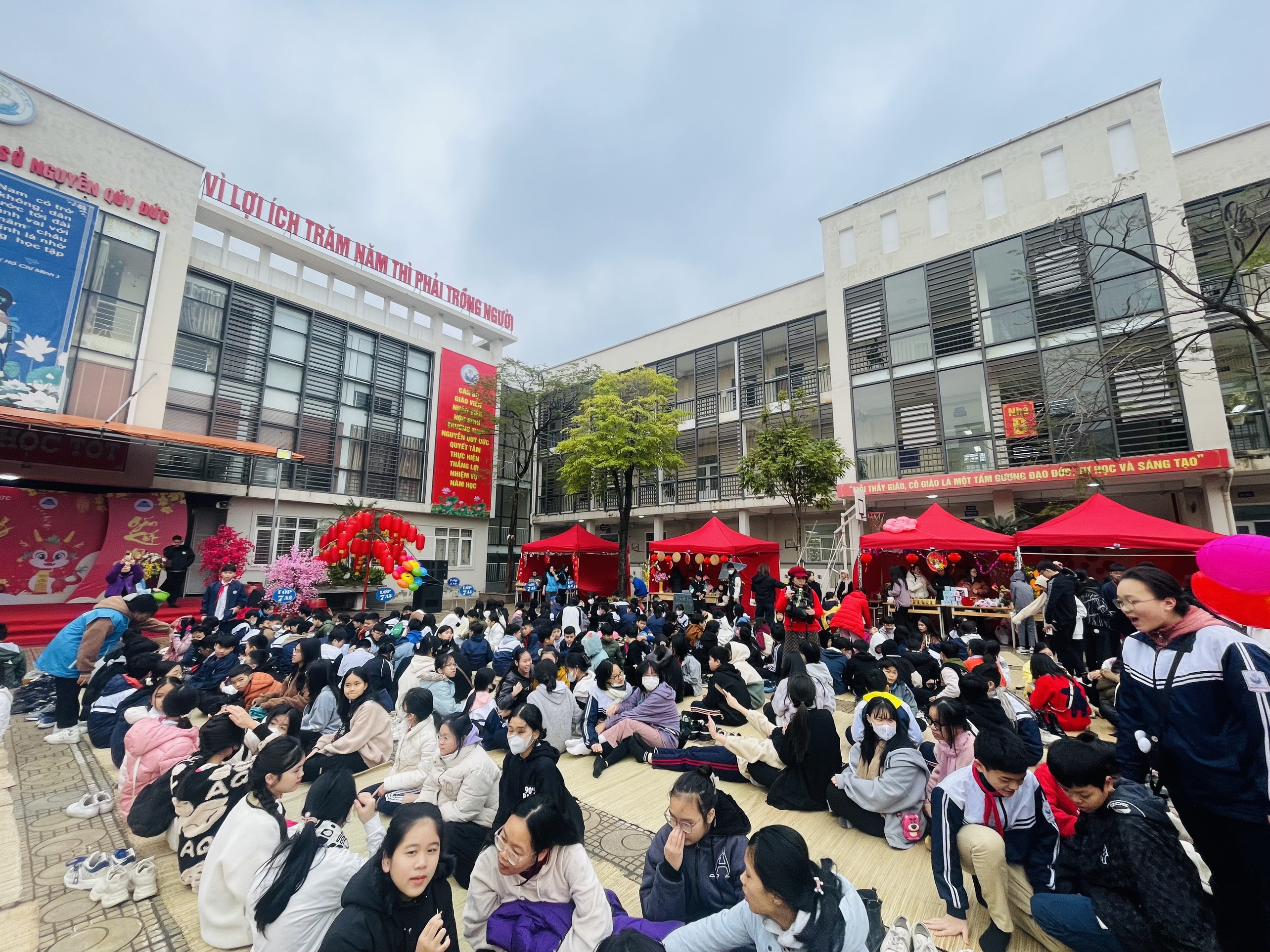 D:\Phần mềm\Website\2023-2024\15. Xuân yêu thương 2024\z5138246866119_52f01494a76ec27103798026eca3b40f.jpg