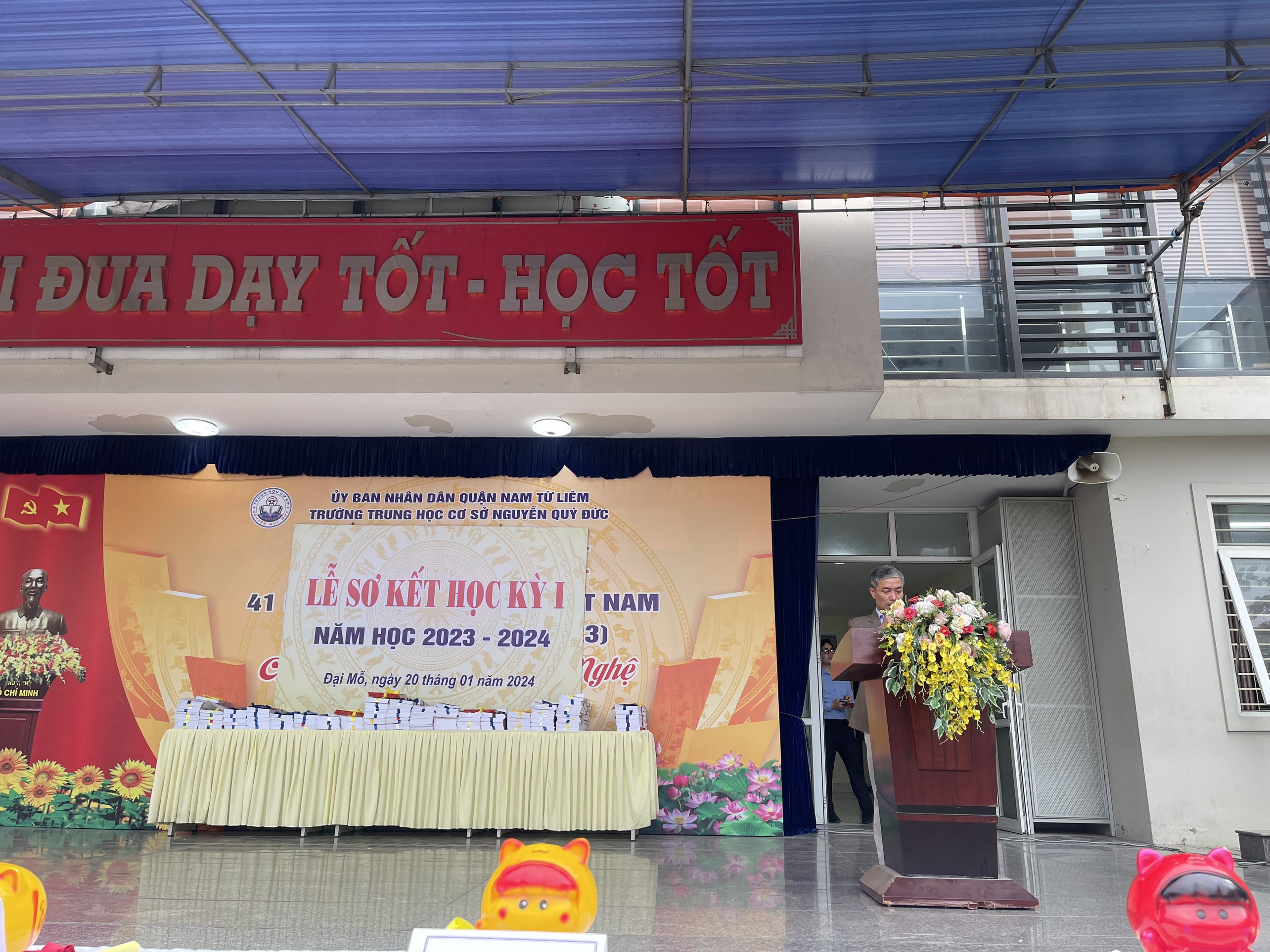 D:\Van phong\Ảnh\2023-2024\21. Sơ kết HK1\z5138295955956_30e9f4db40dfd227e3925216bb318a37.jpg