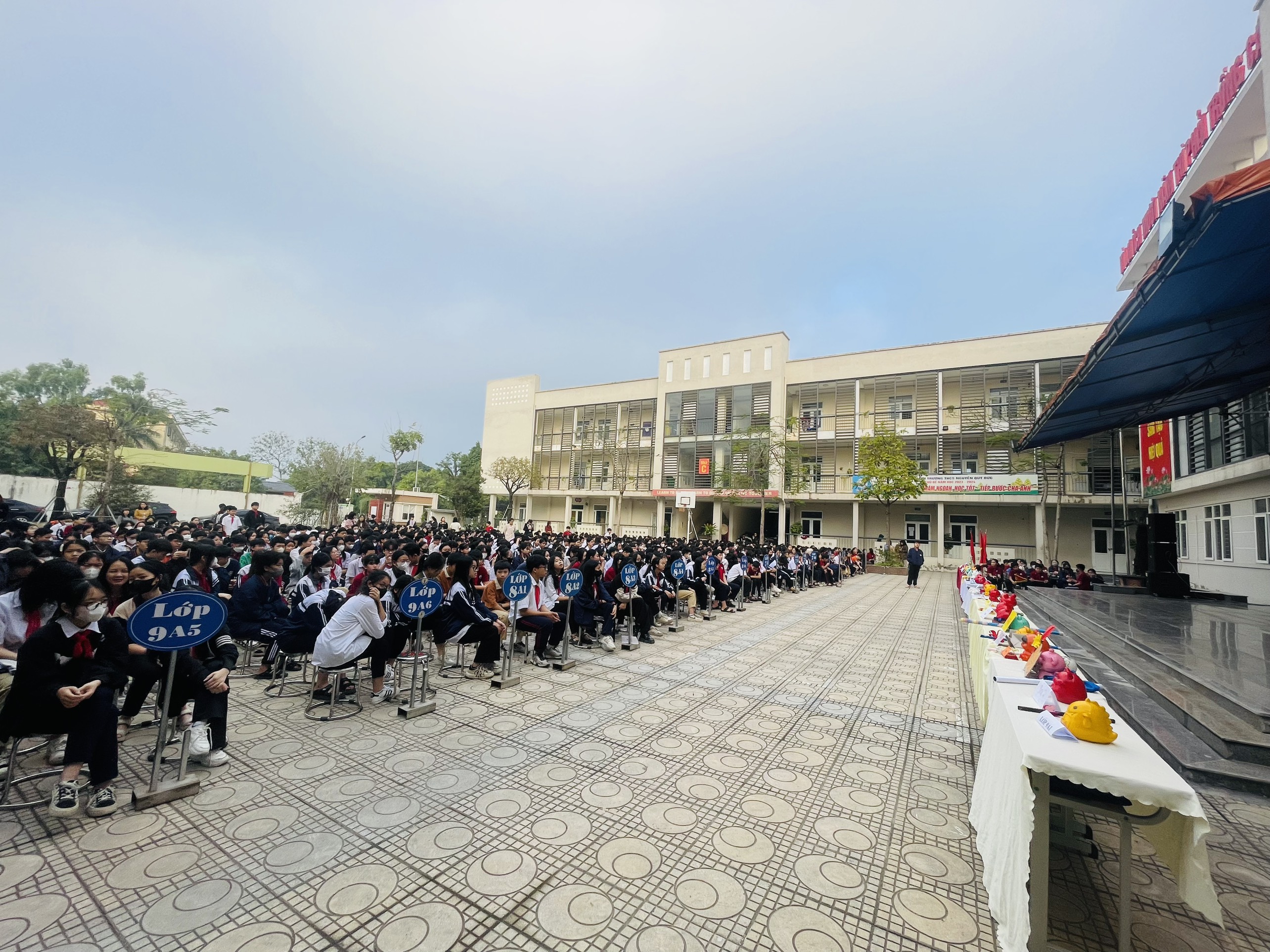 D:\Van phong\Ảnh\2023-2024\21. Sơ kết HK1\z5138295947506_aae613d729f44fa7c45211da9fc93de6.jpg