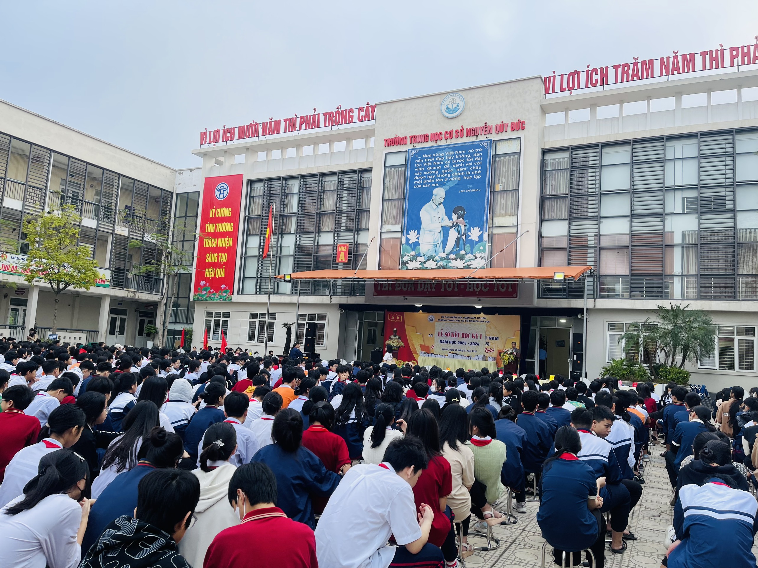 D:\Van phong\Ảnh\2023-2024\21. Sơ kết HK1\z5138295940150_b269e3c1d872853874124396ad9de680.jpg