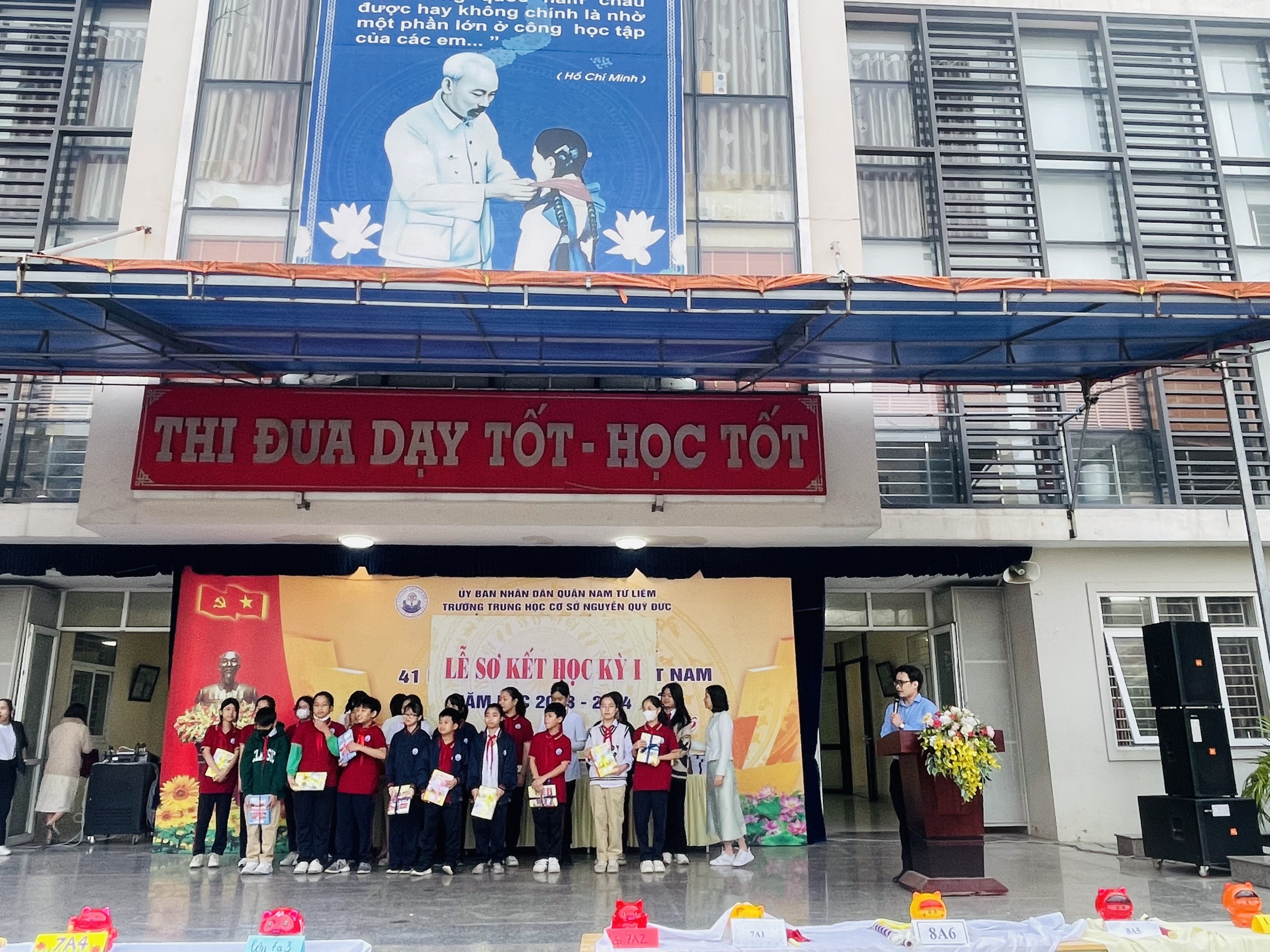 D:\Van phong\Ảnh\2023-2024\21. Sơ kết HK1\z5138295880313_913d64d5334538f3e57b1fadfa1ddd76.jpg