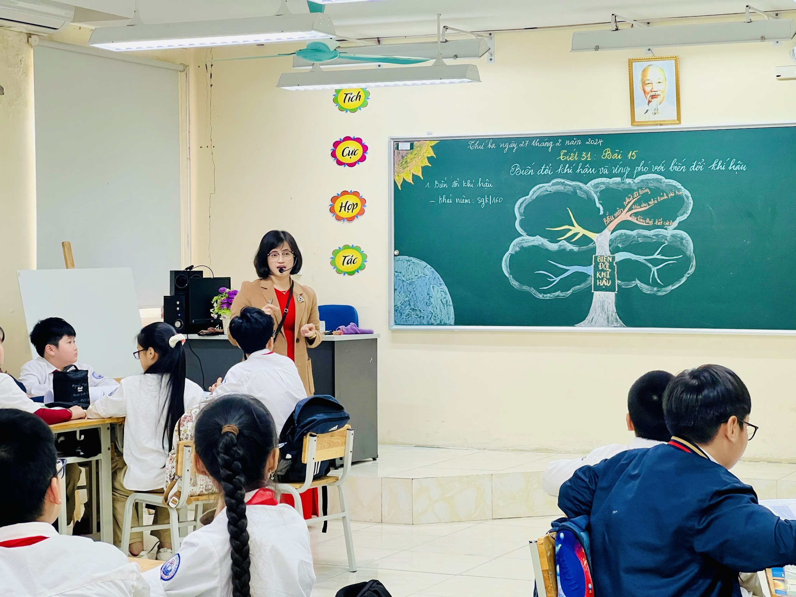D:\Van phong\2023-2024\Kho học liệu xám\Bài giảng E-learning, Kho học liệu số\z5201667683455_82712850d89d55c70e4ff0a140ec1977.jpg