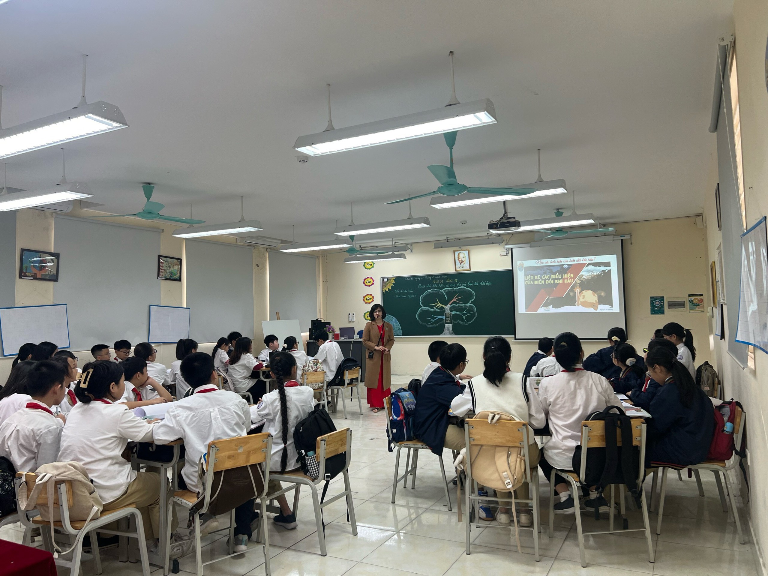 D:\Van phong\2023-2024\Kho học liệu xám\Bài giảng E-learning, Kho học liệu số\z5201667675520_cdacce66db514cb7ada4e1e429754653.jpg