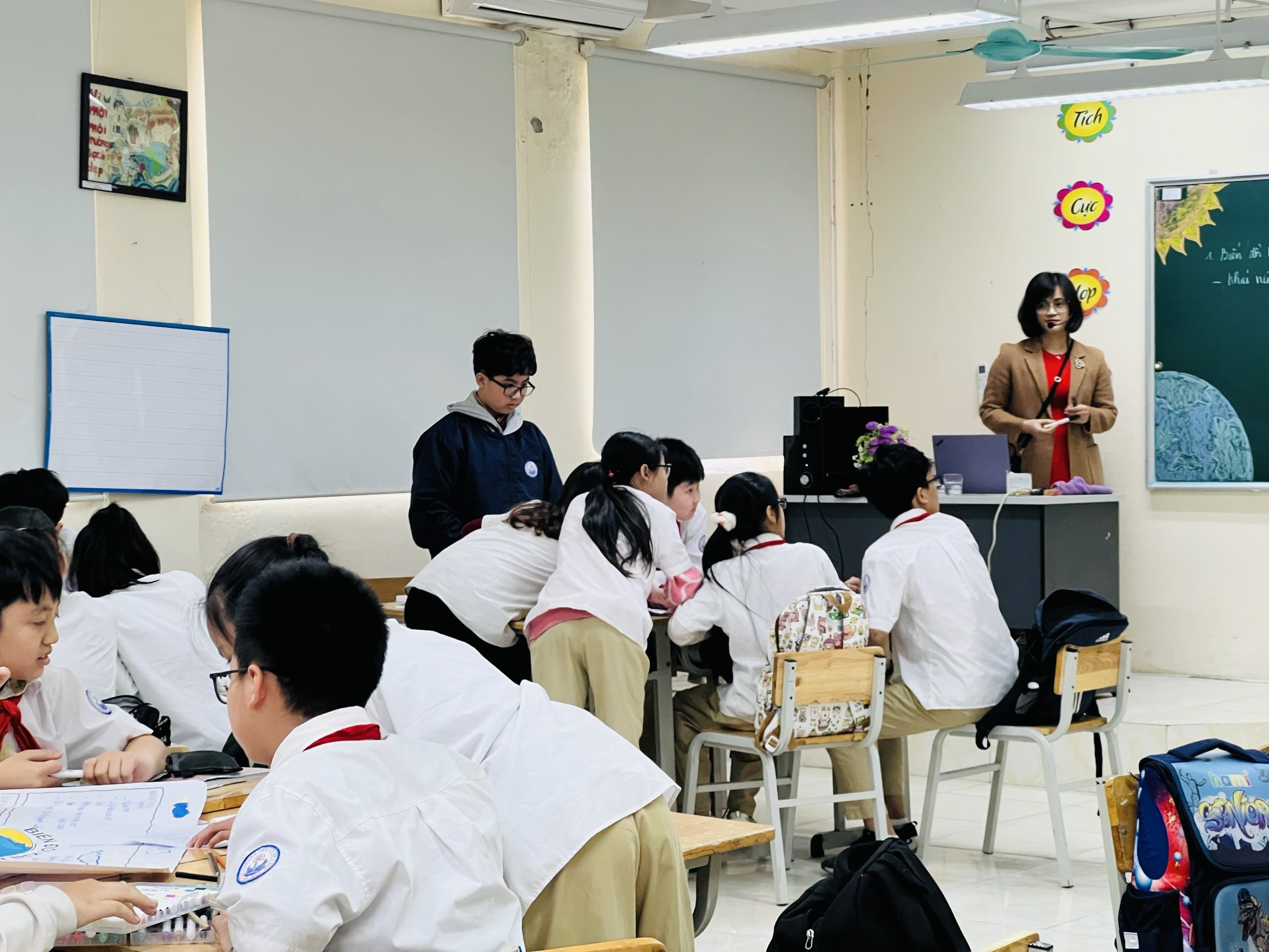 D:\Van phong\2023-2024\Kho học liệu xám\Bài giảng E-learning, Kho học liệu số\z5201667636919_24172568f7ec751f6c489e347729b2f2.jpg
