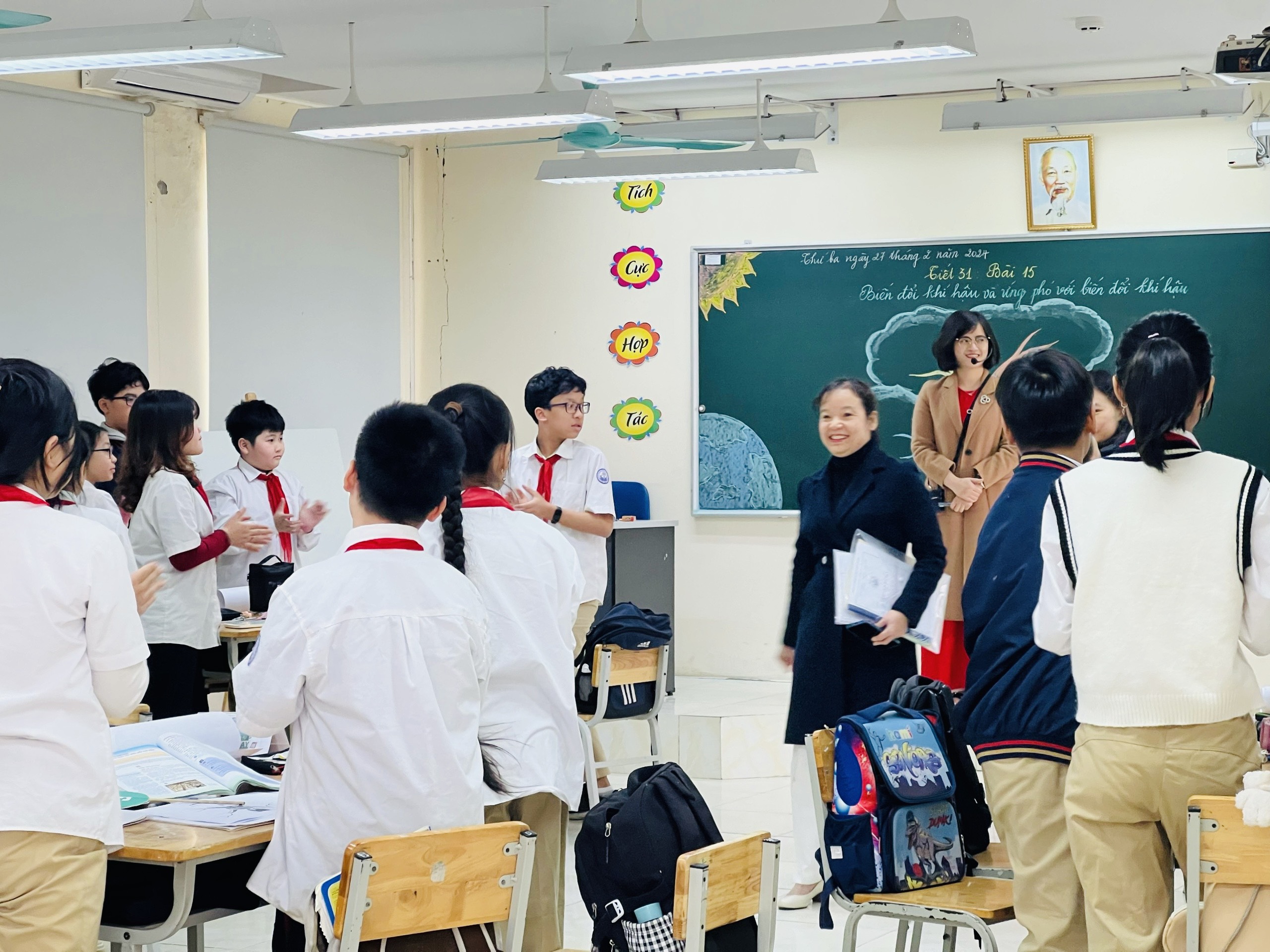 D:\Van phong\2023-2024\Kho học liệu xám\Bài giảng E-learning, Kho học liệu số\z5201667619140_db3414bb14792c6bd5a777ed9fad7e90.jpg