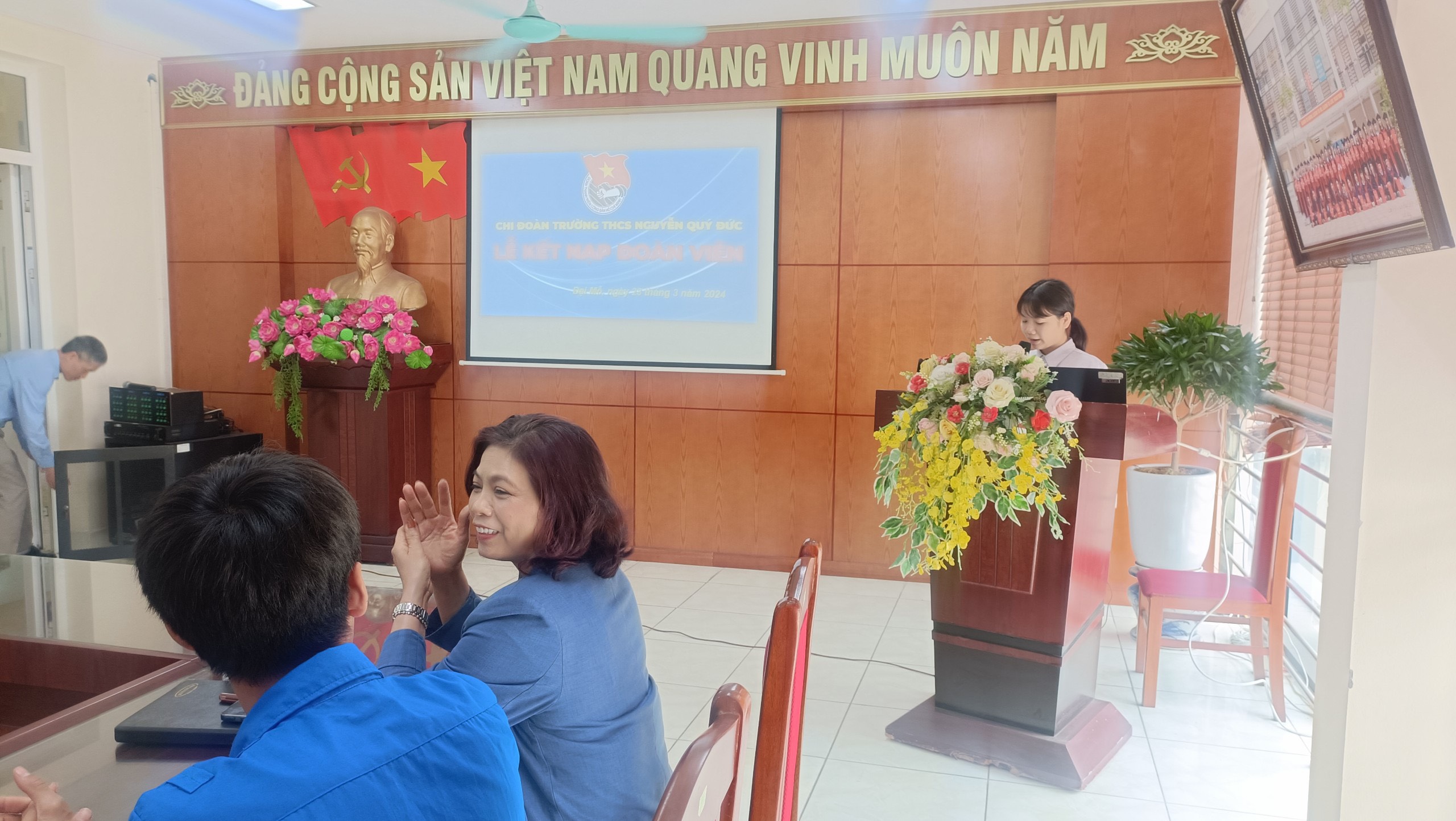 D:\Van phong\Ảnh\2023-2024\25. LỄ KẾT NẠP ĐOÀN VIÊN\z5288476565130_f59c43644652fe437e9390b737777338.jpg