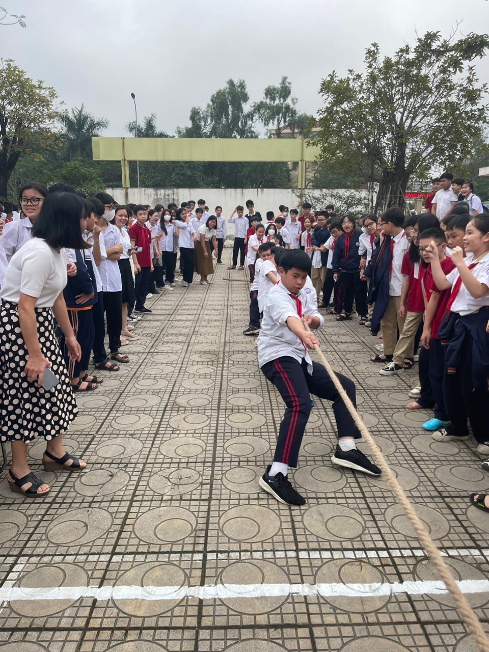 D:\Van phong\Ảnh\2023-2024\26. Hội khỏe phù đổng\z5288478929384_3cc1f2b083d1690e3db7f165de9e7b2b.jpg