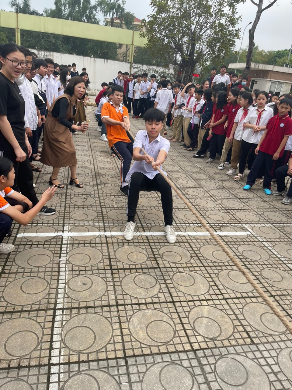 D:\Van phong\Ảnh\2023-2024\26. Hội khỏe phù đổng\z5288478900909_46cb937d74b26f720d9d1cbbc23c22d8.jpg