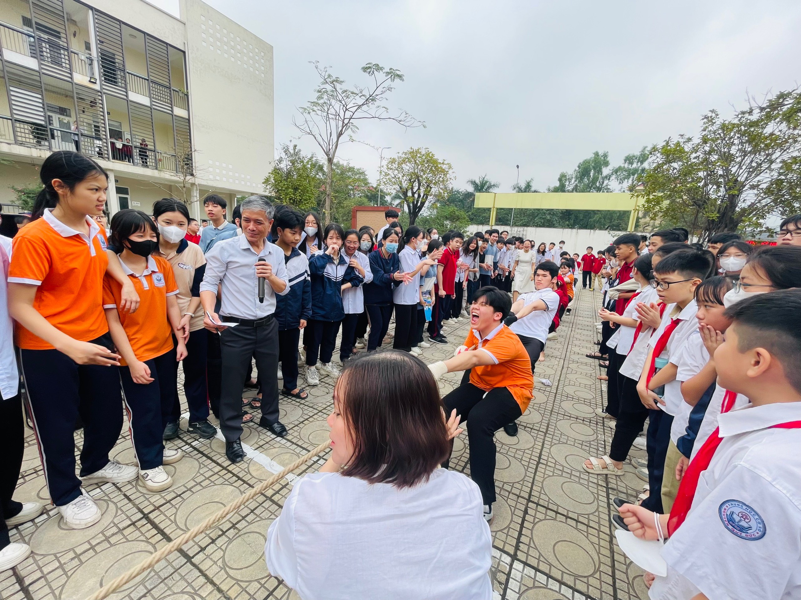 D:\Van phong\Ảnh\2023-2024\26. Hội khỏe phù đổng\z5288478858252_3bfc1f855ca4f03a3d8c86323fe8c8b8.jpg