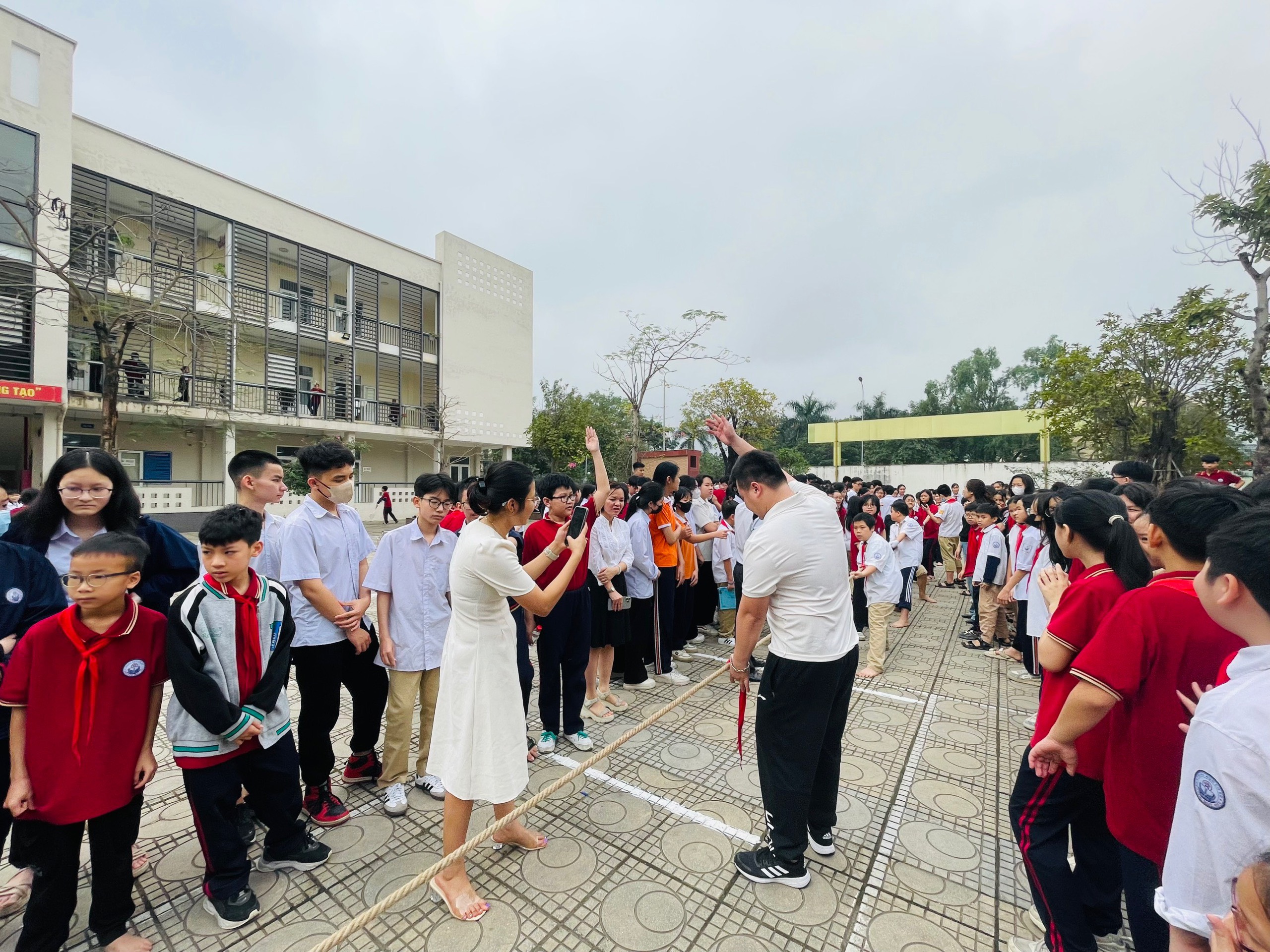 D:\Van phong\Ảnh\2023-2024\26. Hội khỏe phù đổng\z5288478784361_22a692ab899045a4ea5899025234a6a7.jpg