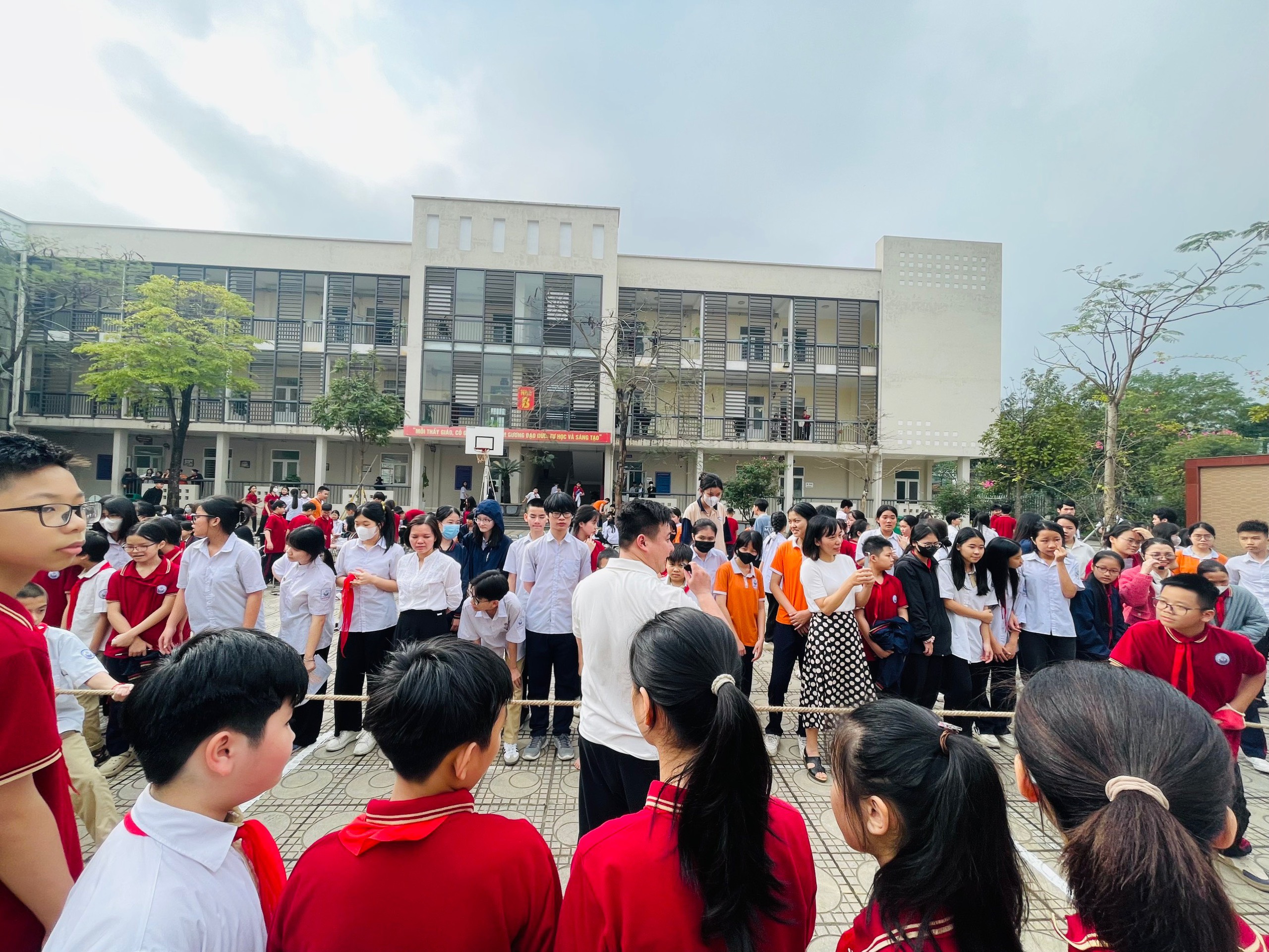 D:\Van phong\Ảnh\2023-2024\26. Hội khỏe phù đổng\z5288478687555_b0fe128d783aaa407b68e5d1937b2bdd.jpg