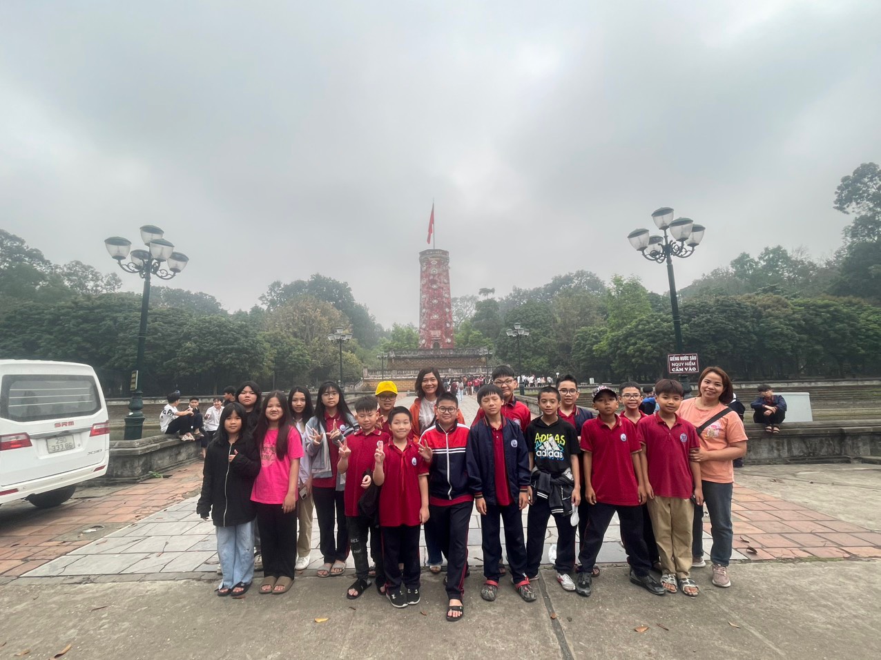 D:\Van phong\Ảnh\2023-2024\27. Tham quan Thành cổ Sơn Tây - Glory resort\z5327409274813_70f793e274eca9ccf9d6ac2837065a5f.jpg