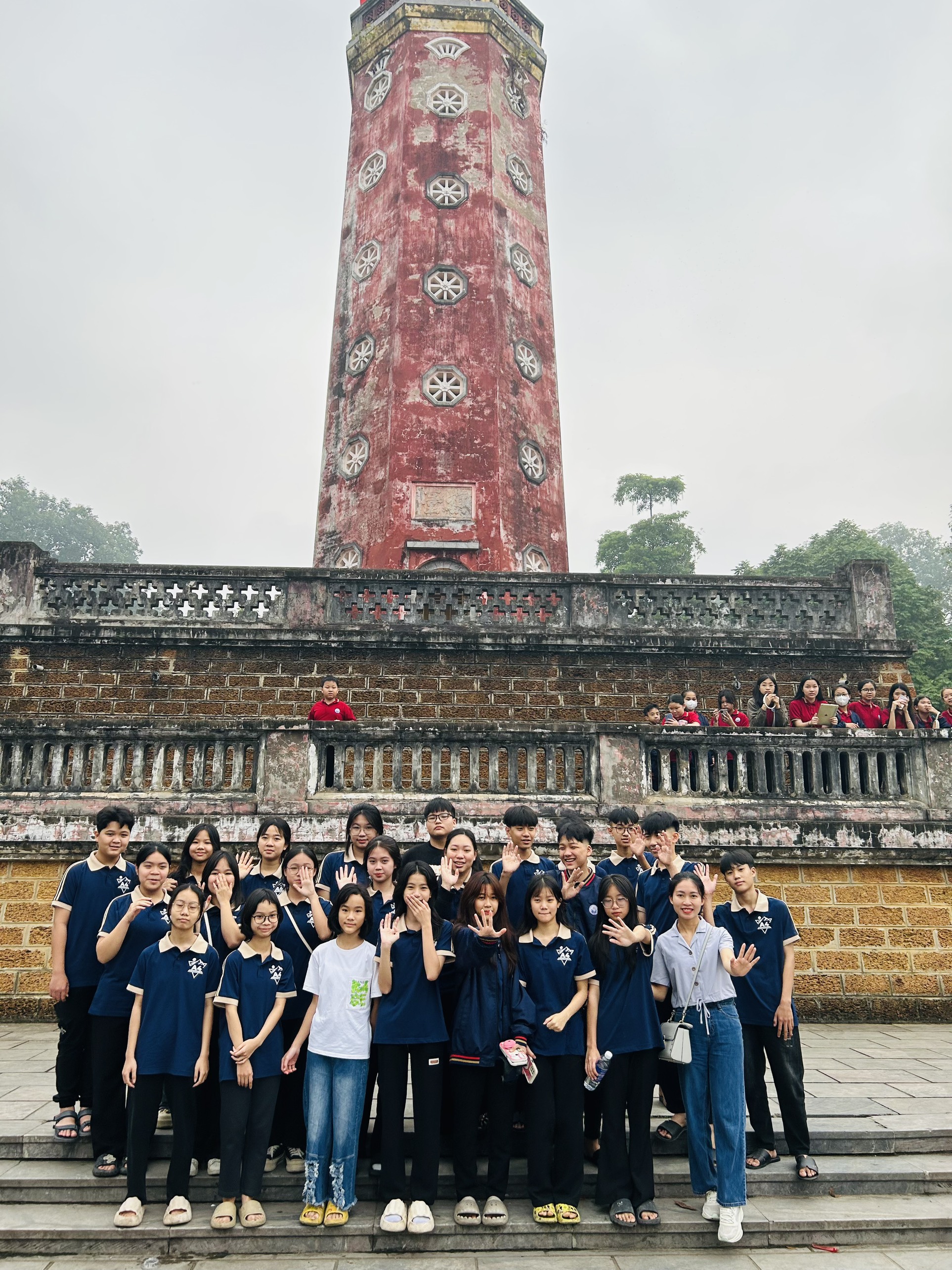 D:\Van phong\Ảnh\2023-2024\27. Tham quan Thành cổ Sơn Tây - Glory resort\z5327409316589_dcec0c45cf622ef8b1d75b46d6f1c9fb.jpg