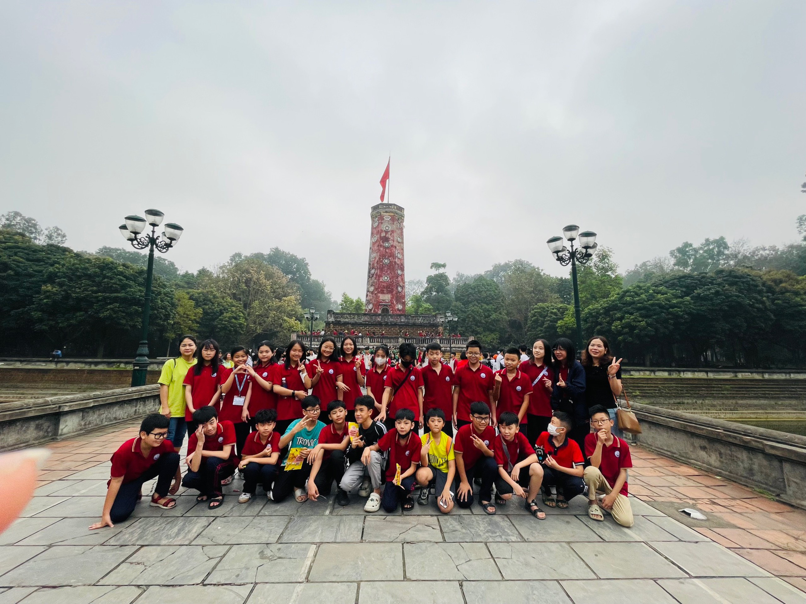 D:\Van phong\Ảnh\2023-2024\27. Tham quan Thành cổ Sơn Tây - Glory resort\z5327409258367_9b8c5647b0c52355fc7bbb10486ae4d3.jpg