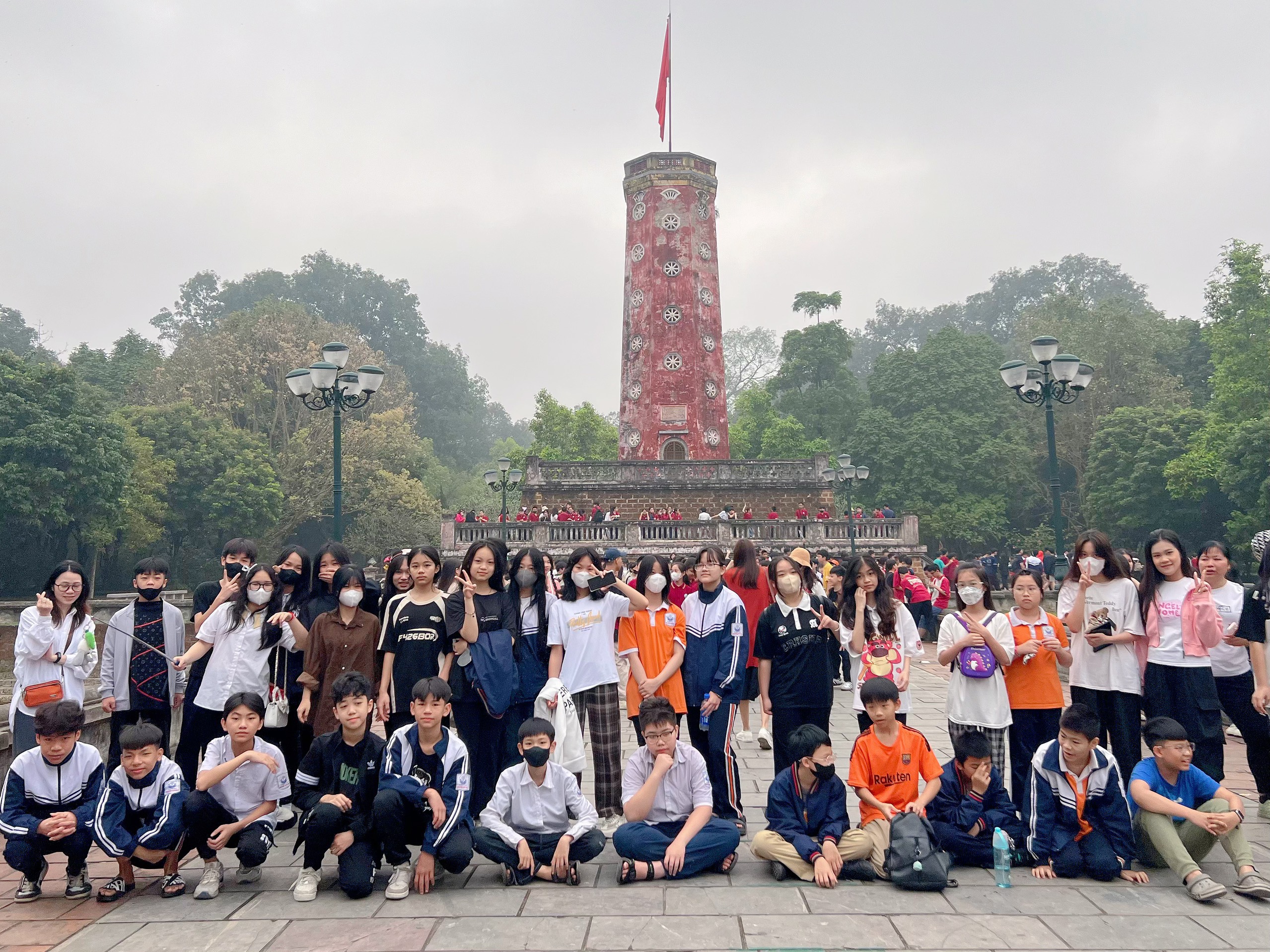 D:\Van phong\Ảnh\2023-2024\27. Tham quan Thành cổ Sơn Tây - Glory resort\z5327409249296_c29d355784cce1626fa7ef69eebdad0b.jpg