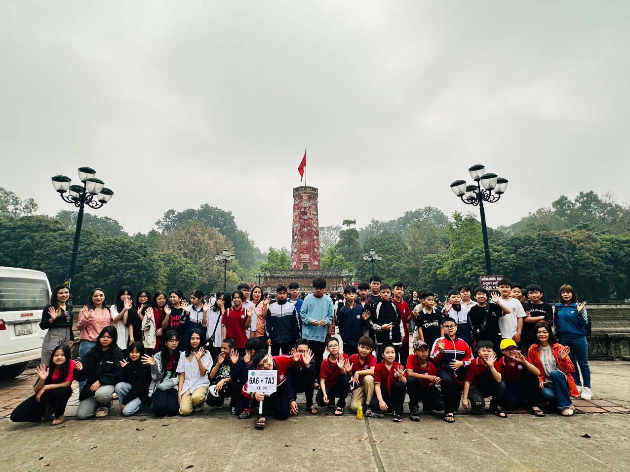 D:\Van phong\Ảnh\2023-2024\27. Tham quan Thành cổ Sơn Tây - Glory resort\z5327409227513_1d7e77edd6066762a96f11804f03e5cd.jpg