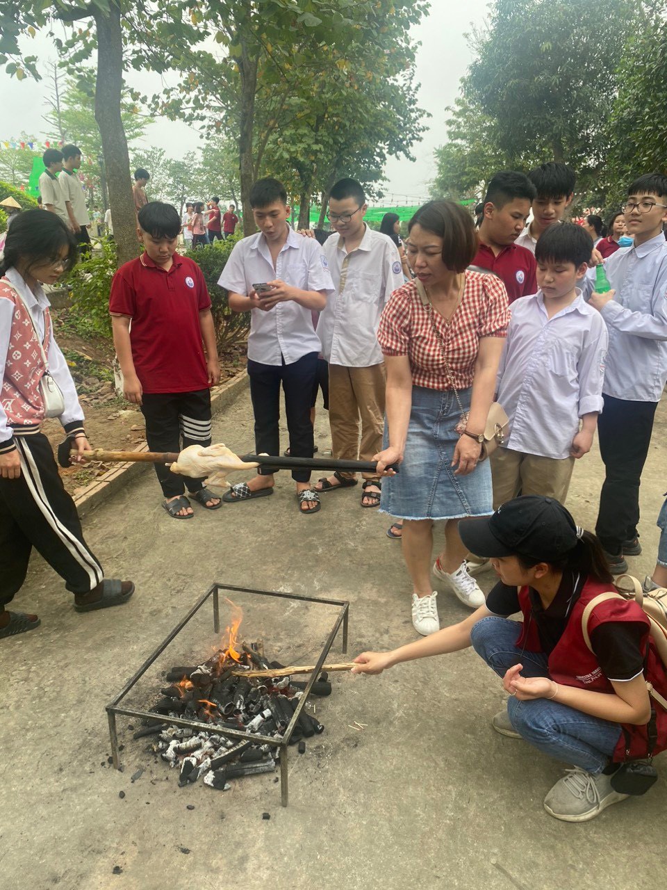 D:\Van phong\Ảnh\2023-2024\27. Tham quan Thành cổ Sơn Tây - Glory resort\z5327409221438_8fb7da5e3bf2cccca6b2241f1ca3b471.jpg