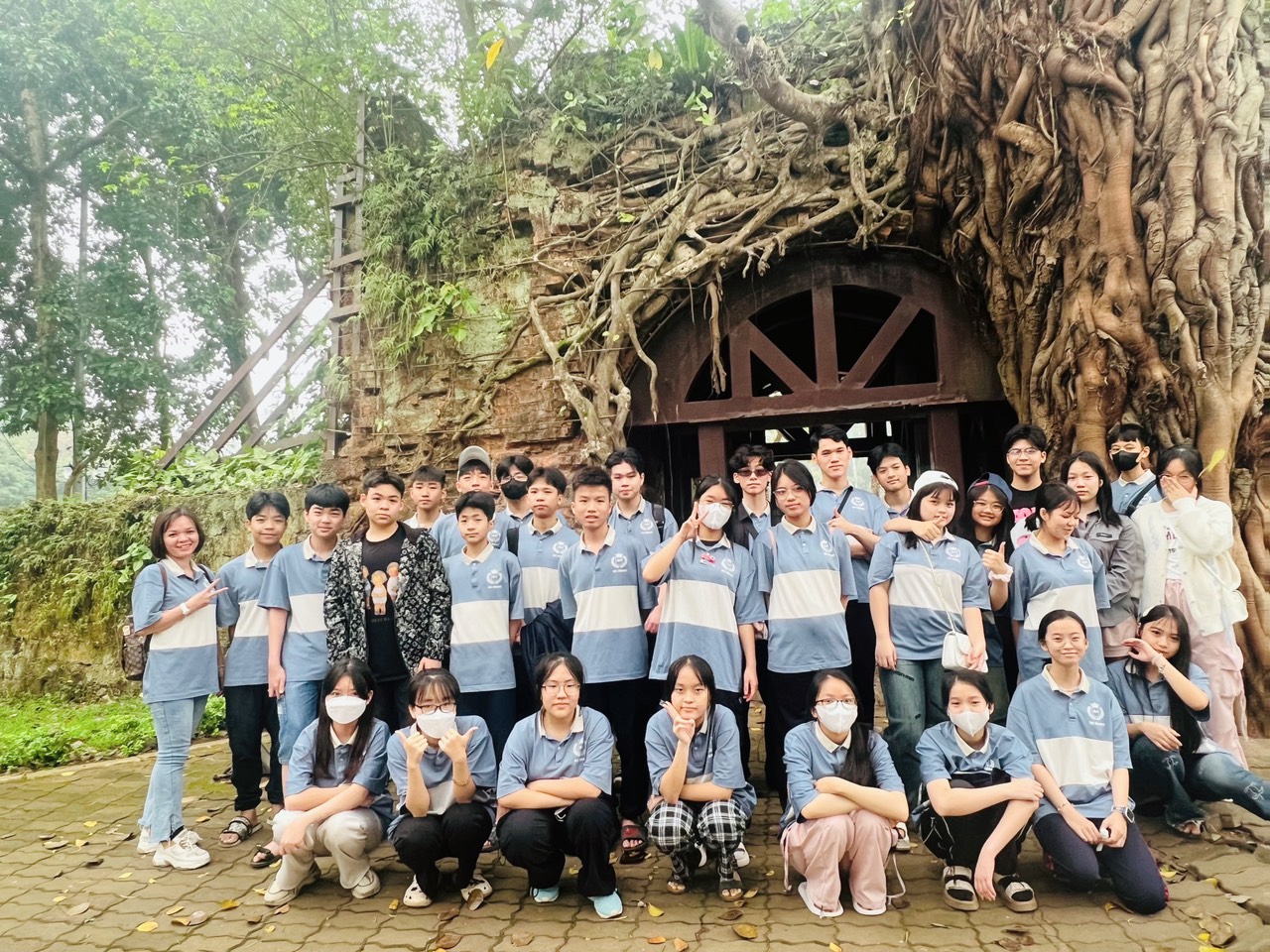D:\Van phong\Ảnh\2023-2024\27. Tham quan Thành cổ Sơn Tây - Glory resort\z5327409179700_36365b06706e6b436a161c3279ae7007.jpg