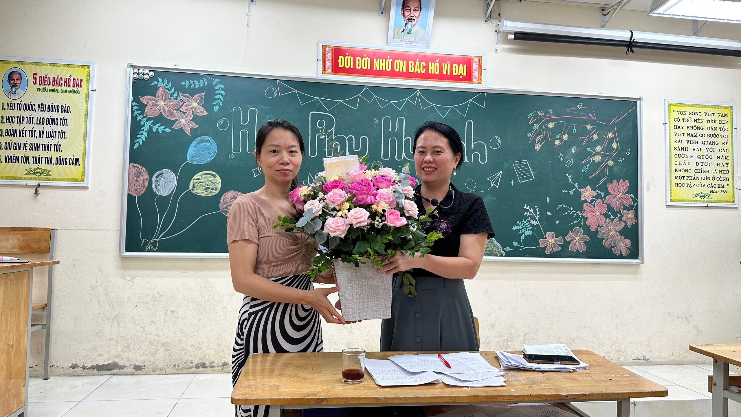 D:\Van phong\Ảnh\2023-2024\31. Họp PH cuối năm\z5458180111056_969cc580cddf0a258baed4c16b961e0b.jpg