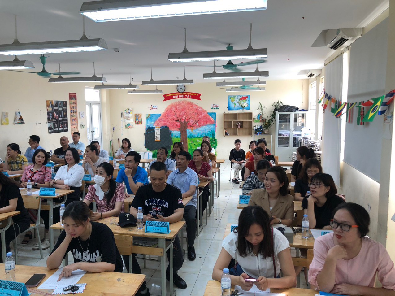 D:\Van phong\Ảnh\2023-2024\31. Họp PH cuối năm\z5458180073225_0111d70254cdf513da6d3b77a9b3e2b9.jpg