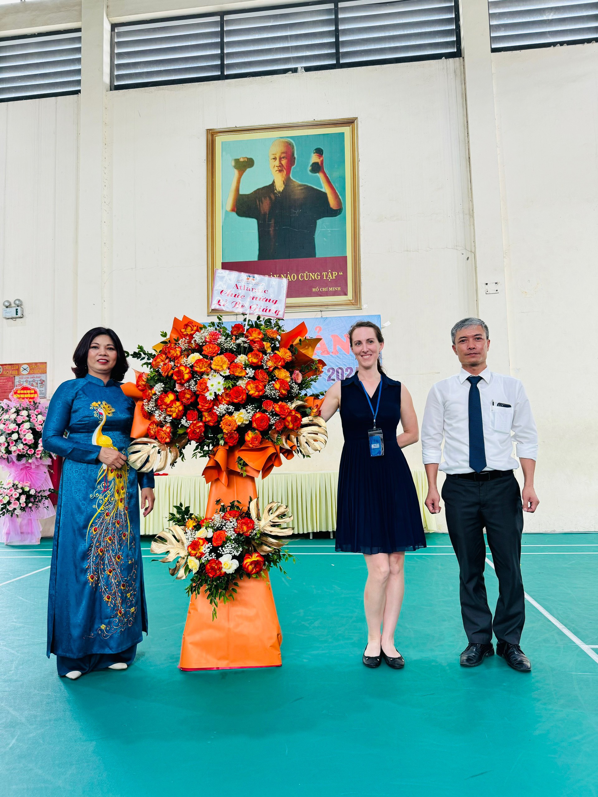 D:\Van phong\Ảnh\2023-2024\32. Tổng kết năm học\z5493853002283_6da6712f807d31a65b23c7c6da9c2a46.jpg