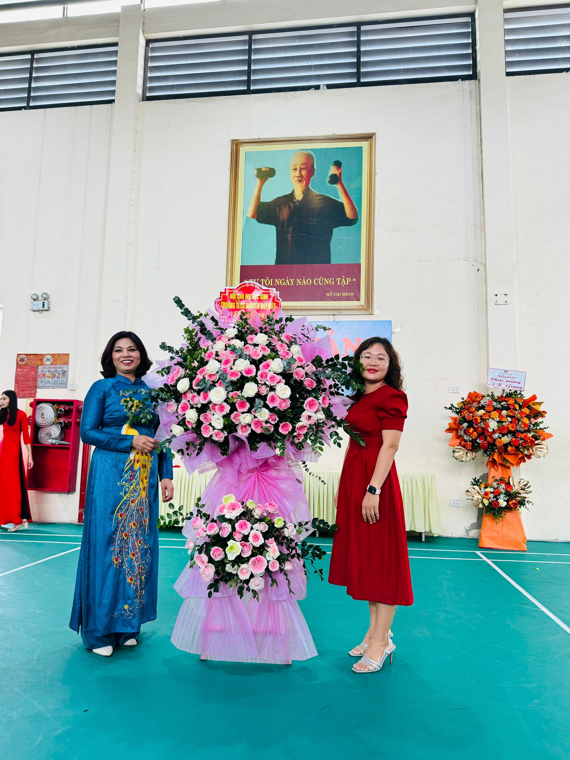 D:\Van phong\Ảnh\2023-2024\32. Tổng kết năm học\z5493852945554_48c90a7898259073c4e17105992268fb.jpg