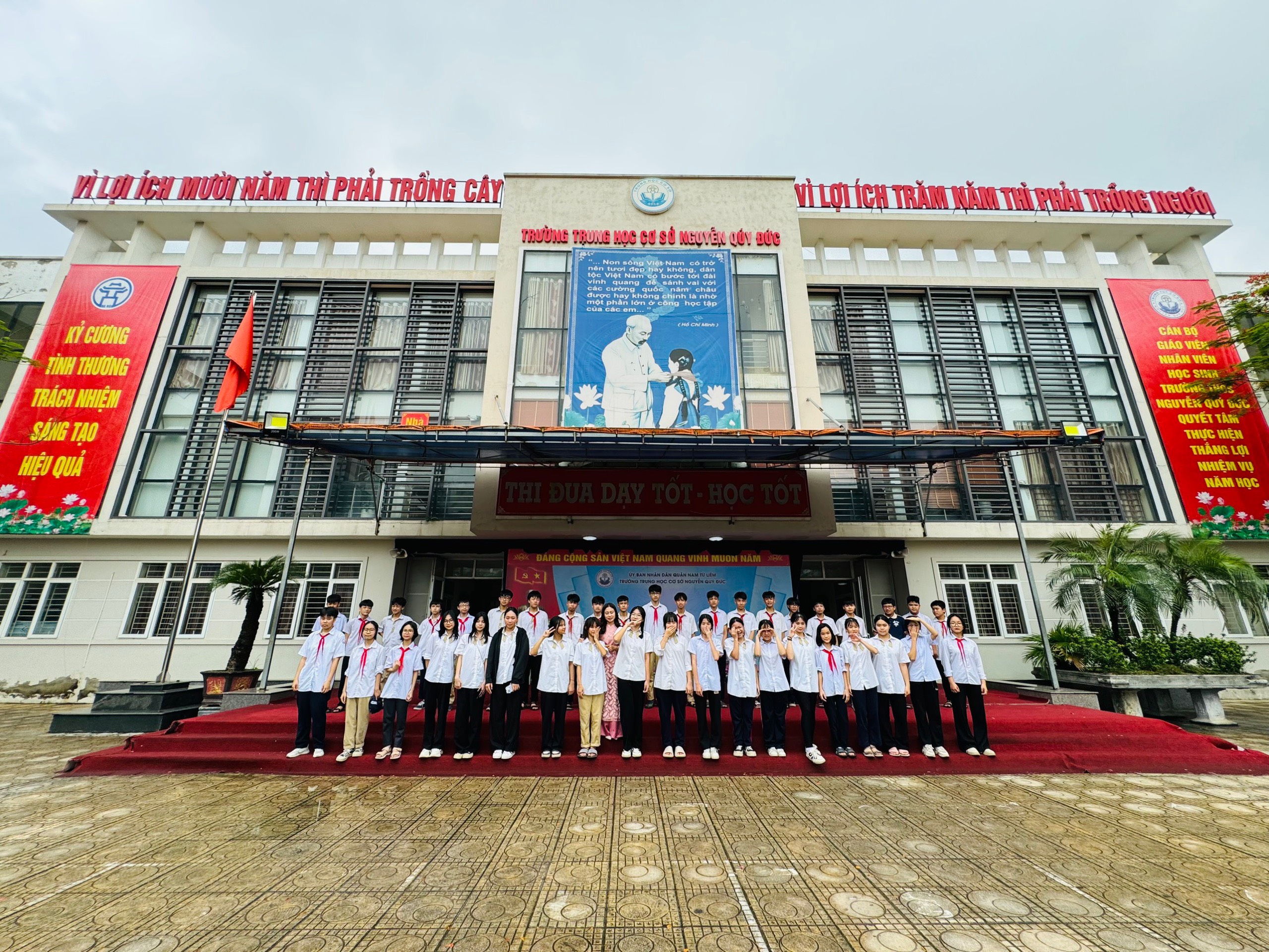 D:\Van phong\Ảnh\2023-2024\32. Tổng kết năm học\z5493853120287_05dc86f2b89aa61bfe1f09298a5b37b0.jpg