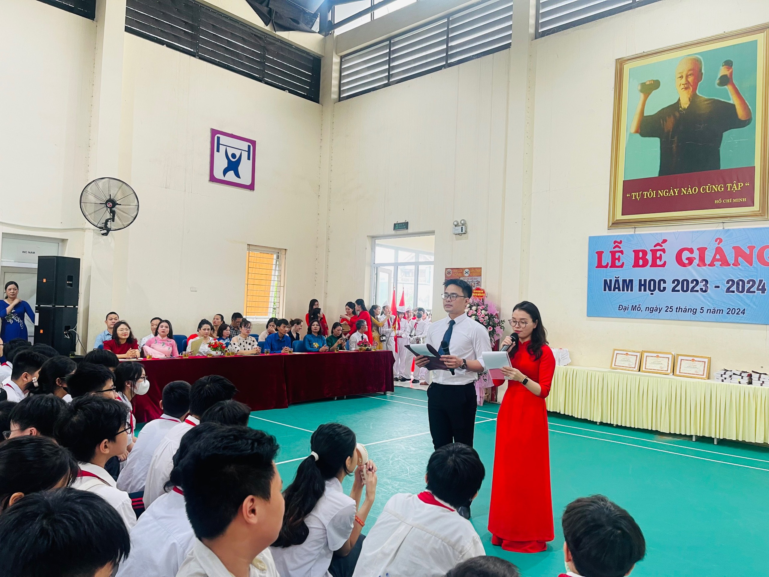 D:\Van phong\Ảnh\2023-2024\32. Tổng kết năm học\z5493853062326_95fa04481d720dc21583238dabc935d2.jpg