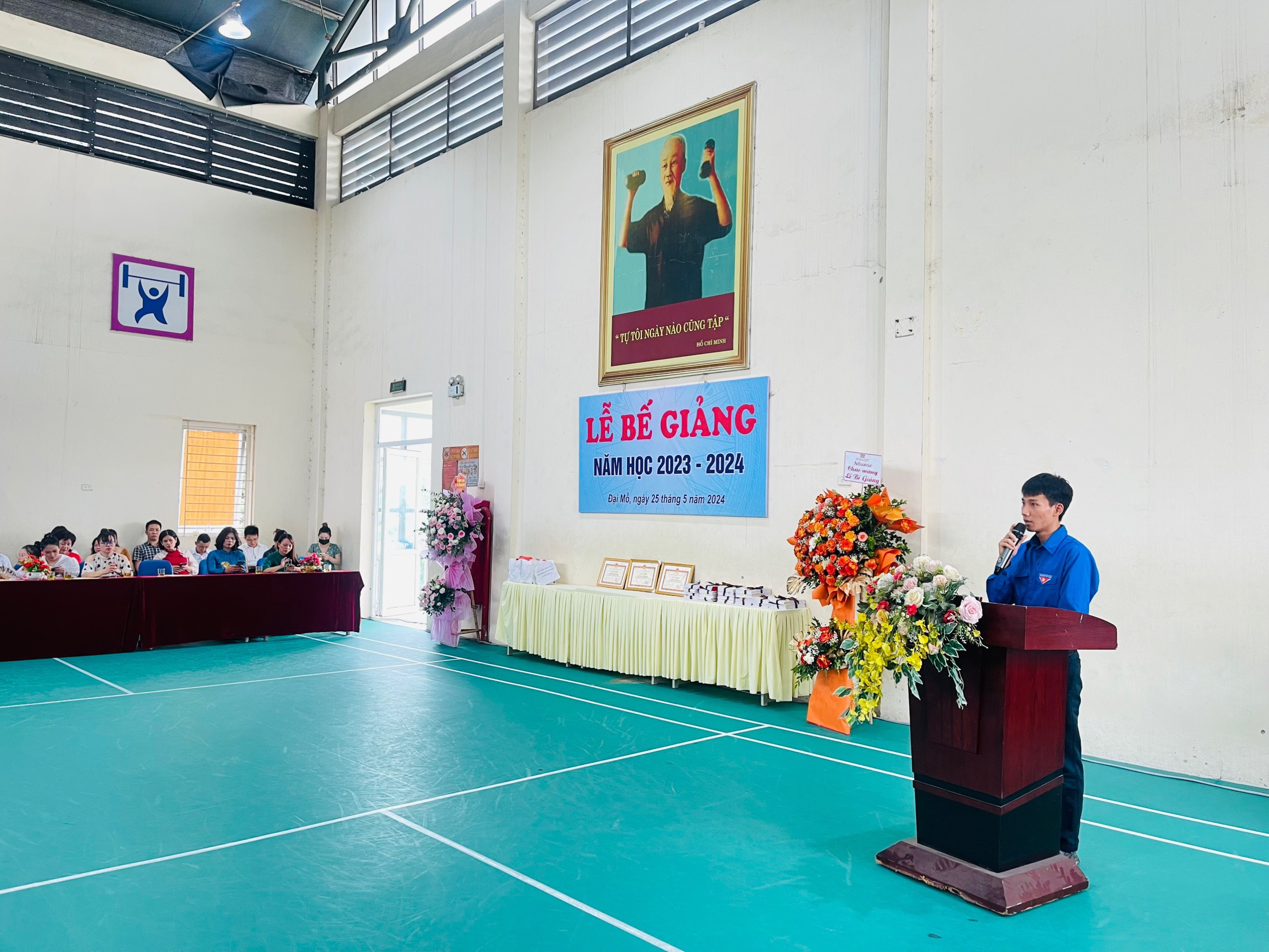 D:\Van phong\Ảnh\2023-2024\32. Tổng kết năm học\z5493853050075_9406d471fa457a2fd5061760e58d75e6.jpg