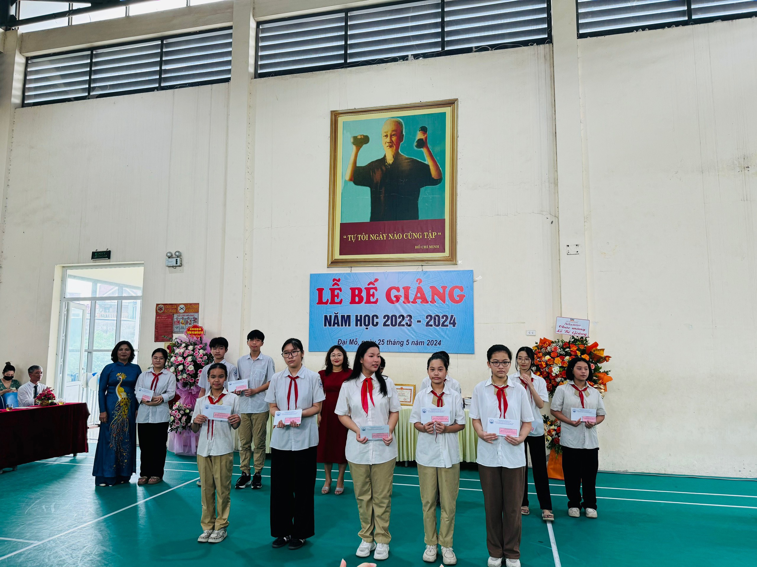 D:\Van phong\Ảnh\2023-2024\32. Tổng kết năm học\z5493853046837_20a083c3296047eca5484f077b12e192.jpg