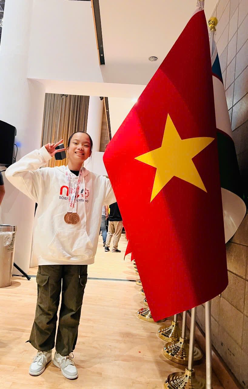 D:\Ảnh\2025-2026\HS đạt giải quốc tế\524183763_1430266884728708_7542480326160347900_n.jpg