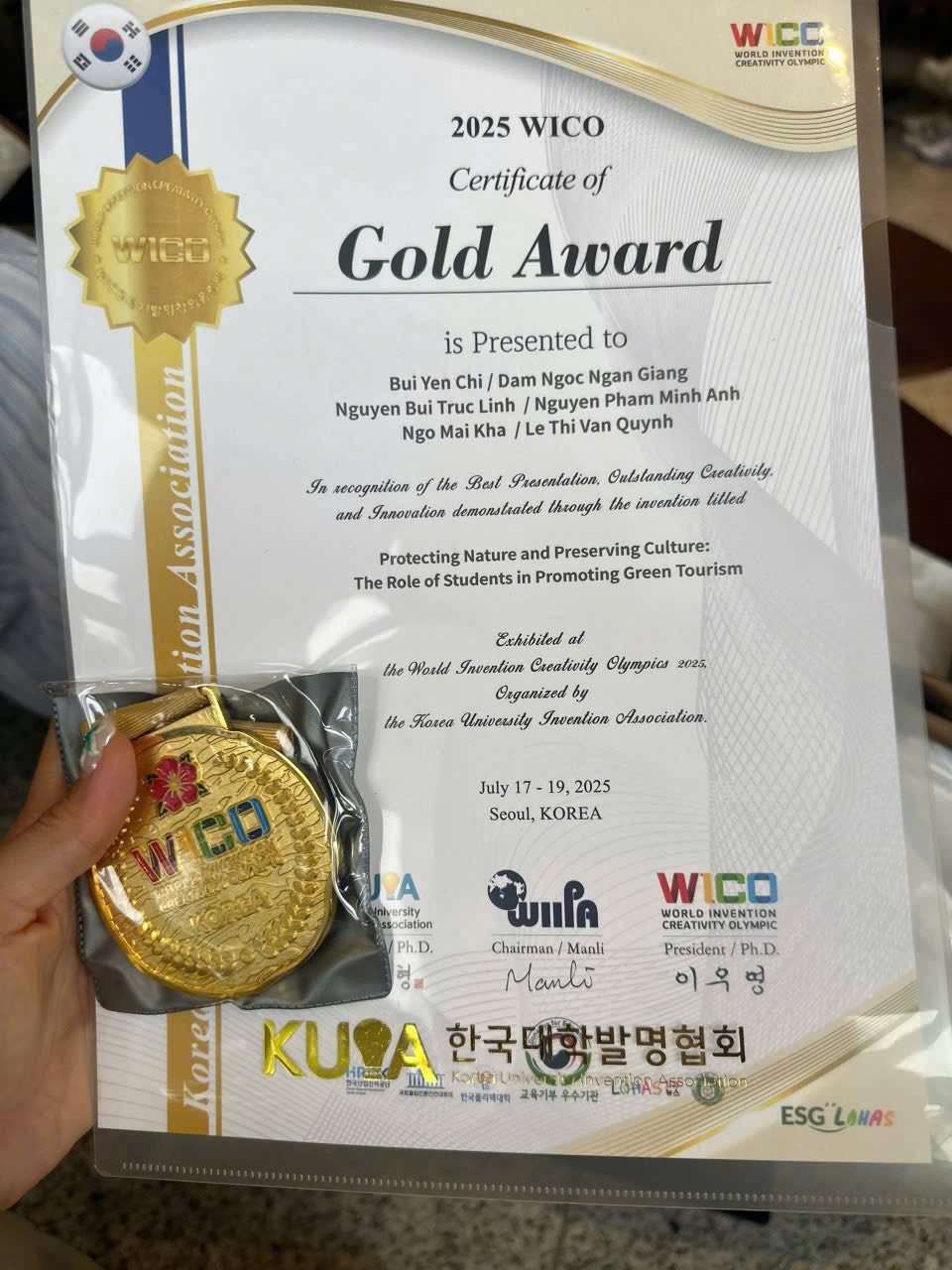 D:\Ảnh\2025-2026\HS đạt giải quốc tế\524855217_1430266941395369_2912811042148322490_n.jpg